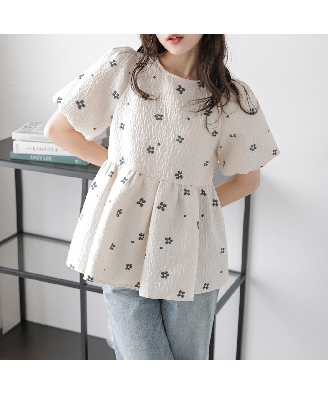 【ラジュール/Lajour】のフラワージャガードペプラムトップス インテリア・キッズ・メンズ・レディースファッション・服の通販 founy(ファウニー) 　ファッション　Fashion　レディースファッション　Fashion for Women　トップス・カットソー　Cut & Sew Tops　シンプル　Simple, Minimal　スリーブ　Sleeve, Long Sleeve / Short Sleeve　バルーン　Balloon, Balloon Silhouette　フェミニン　Feminine, Girly　ペプラム　Peplum, Flared Hem　エレガント 上品　Elegant　切替　Switching, Contrast Panel　アイボリー|ID: prp329100004983231 ipo3291000000037330932