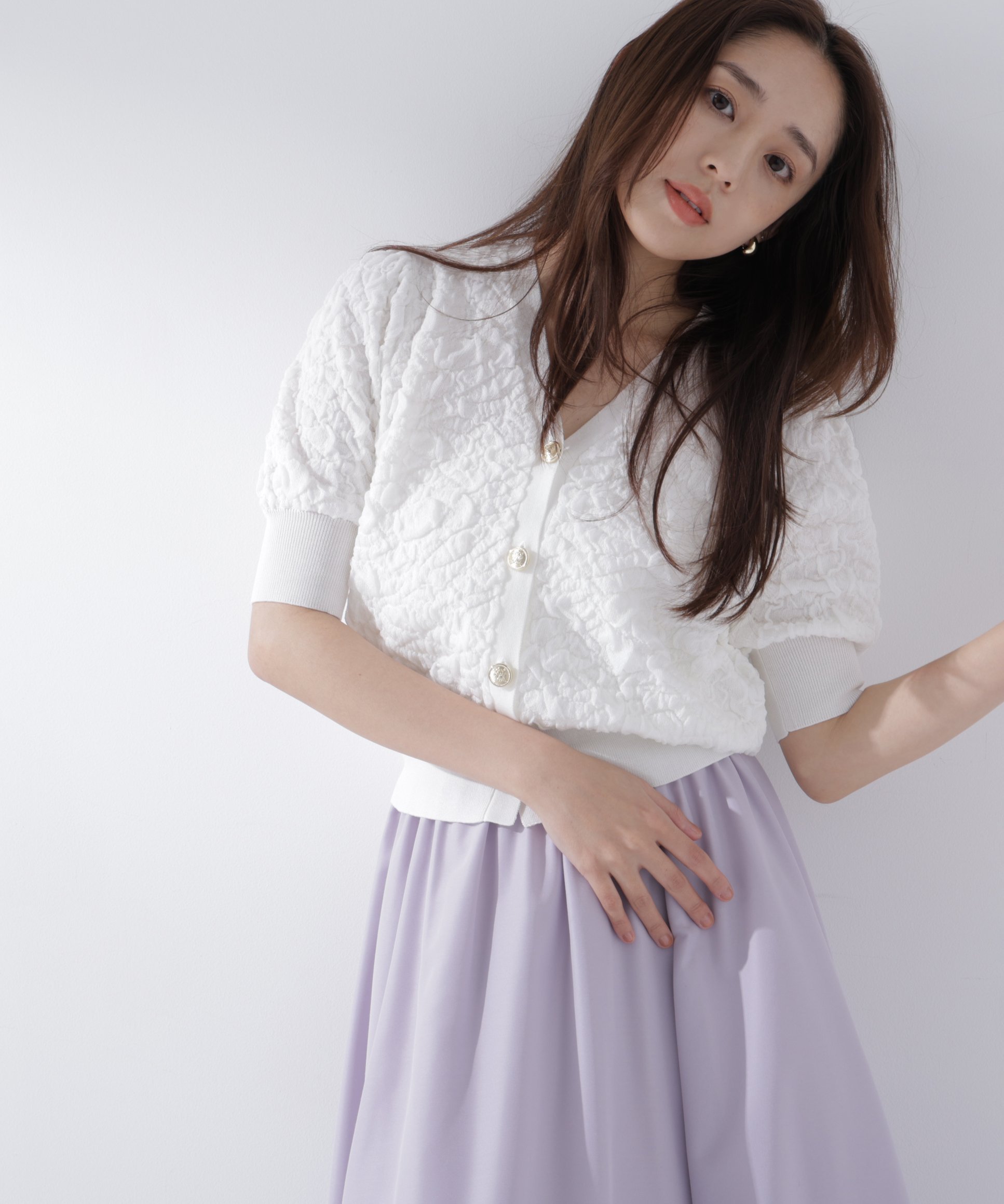 【ナチュラル ビューティー ベーシック/NATURAL BEAUTY BASIC】のふくれジャガードニットカーディガン インテリア・キッズ・メンズ・レディースファッション・服の通販 founy(ファウニー) 　ファッション　Fashion　レディースファッション　Fashion for Women　トップス・カットソー　Cut & Sew Tops　ニット　Knit Tops & Sweaters　カーディガン・羽織り　Layered Style Cardigans　カーディガン　Cardigan, Knitwear　クラシカル　Classical, Vintage-Inspired　コンパクト　Compact, Small Size　スリーブ　Sleeve, Long Sleeve / Short Sleeve　バランス　Balance, Style Balance　オフホワイト1|ID: prp329100004983236 ipo3291000000037330970