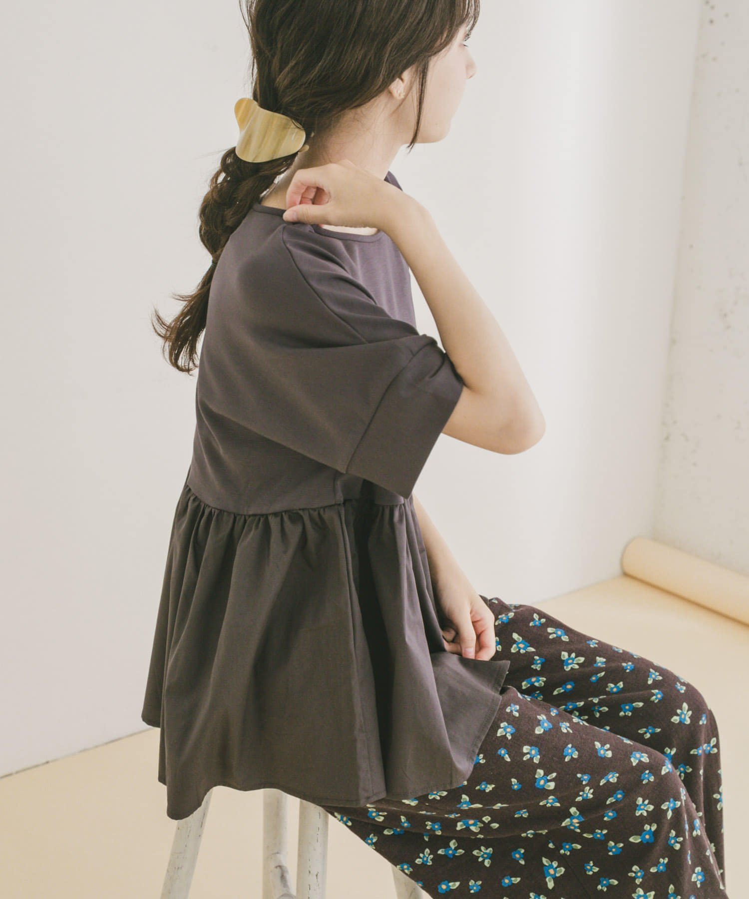 【アイテムズアーバンリサーチ/ITEMS URBAN RESEARCH】のポンチドッキング半袖トップス インテリア・キッズ・メンズ・レディースファッション・服の通販 founy(ファウニー) 　ファッション　Fashion　レディースファッション　Fashion for Women　トップス・カットソー　Cut & Sew Tops　2026年　2026　2026春夏・S/S　Spring/Summer 2026 SS26　ドッキング　Docking, Mixed Material　半袖　Short Sleeve, Half Sleeve　夏　Summer　定番　Standard, Basic Item　S/S・春夏　SS, Spring/Summer, Warm Season　チャコールグレー|ID: prp329100004983279 ipo3291000000037331192
