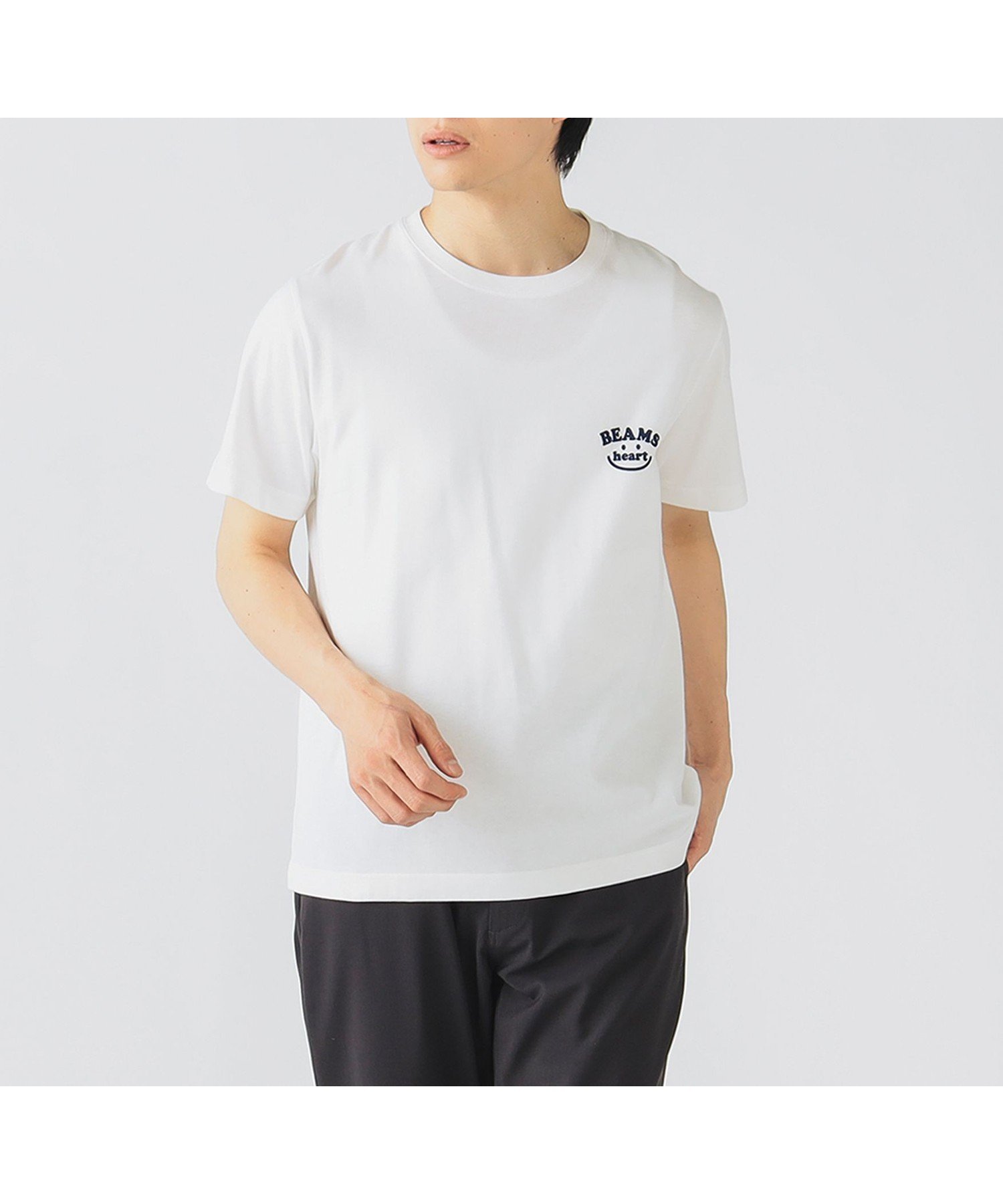 【ビームス ハート/BEAMS HEART】の【ユニセックス】スマイルロゴ ワンポイント Tシャツ インテリア・キッズ・メンズ・レディースファッション・服の通販 founy(ファウニー) 　ファッション　Fashion　レディースファッション　Fashion for Women　トップス・カットソー　Cut & Sew Tops　シャツ・ブラウス・オフィスカジュアル　Elegant Blouses & Button-Ups　ロングTシャツ・Tシャツ　Longline T-Shirts & Tees　カーディガン　Cardigan, Knitwear　シンプル　Simple, Minimal　デニム　Denim, Jeans Material　定番　Standard, Basic Item　人気　Popular, Best Seller　フィット　Fit, Slim Fit　フェルト　Felt, Felt Fabric　プリント　Print, Printed Pattern　ベーシック　Basic, Essential　羽織　Haori, Light Jacket　レギュラー　Regular, Standard Fit　ワイド　Wide, Wide Fit　ワンポイント　One Point, Statement Accent　おすすめ　Recommended / Our Picks　WHITE|ID: prp329100004983295 ipo3291000000037331295