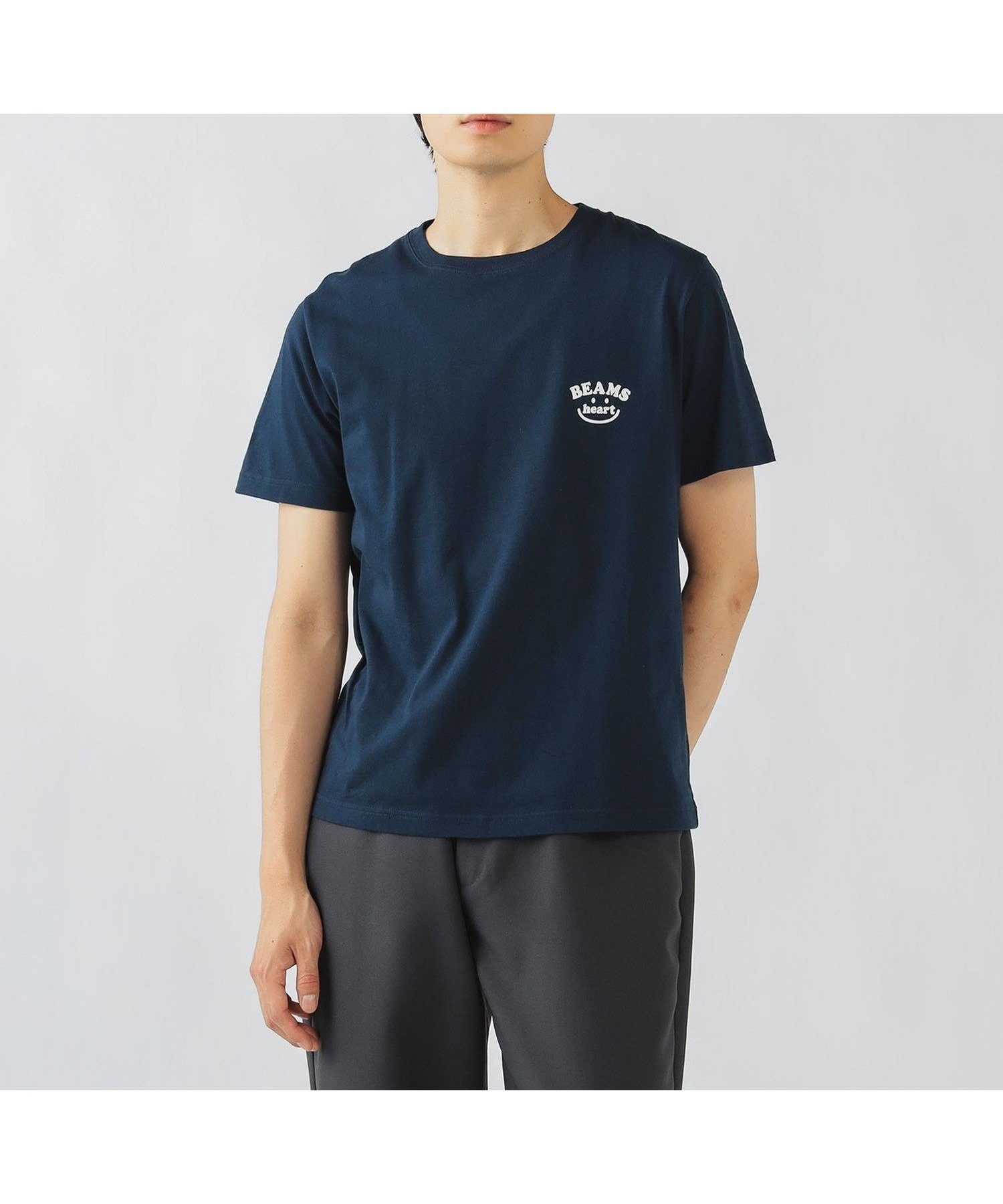 【ビームス ハート/BEAMS HEART】の【ユニセックス】スマイルロゴ ワンポイント Tシャツ インテリア・キッズ・メンズ・レディースファッション・服の通販 founy(ファウニー) 　ファッション　Fashion　レディースファッション　Fashion for Women　トップス・カットソー　Cut & Sew Tops　シャツ・ブラウス・オフィスカジュアル　Elegant Blouses & Button-Ups　ロングTシャツ・Tシャツ　Longline T-Shirts & Tees　カーディガン　Cardigan, Knitwear　シンプル　Simple, Minimal　デニム　Denim, Jeans Material　定番　Standard, Basic Item　人気　Popular, Best Seller　フィット　Fit, Slim Fit　フェルト　Felt, Felt Fabric　プリント　Print, Printed Pattern　ベーシック　Basic, Essential　羽織　Haori, Light Jacket　レギュラー　Regular, Standard Fit　ワイド　Wide, Wide Fit　ワンポイント　One Point, Statement Accent　おすすめ　Recommended / Our Picks　NAVY|ID: prp329100004983295 ipo3291000000037331296