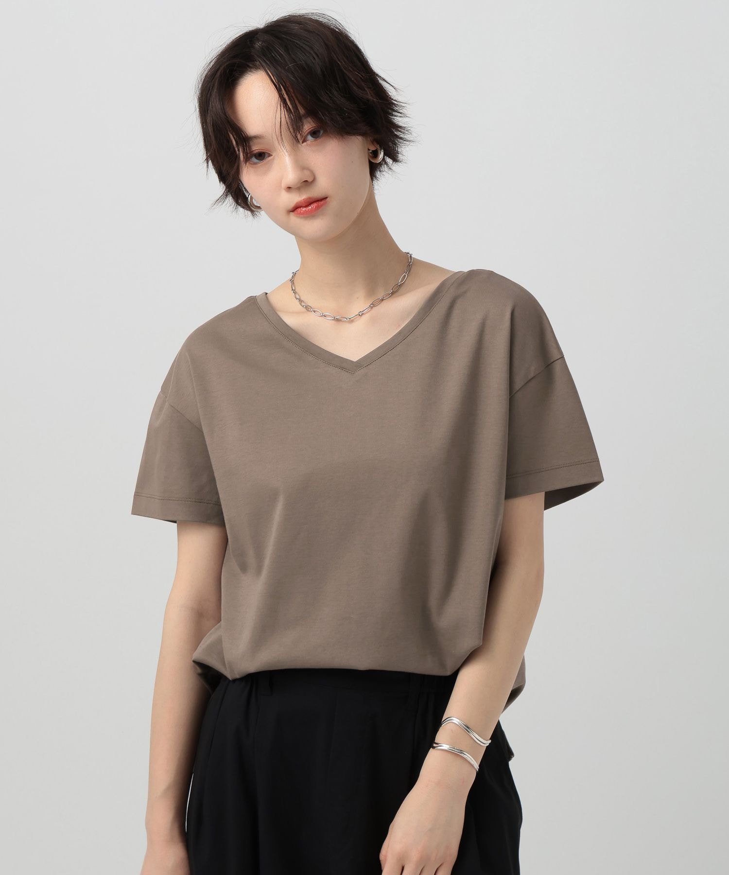 【ベイフロー/BAYFLOW】のV・Uネックで着られる シルケット2WAY半袖Tシャツ インテリア・キッズ・メンズ・レディースファッション・服の通販 founy(ファウニー) 　ファッション　Fashion　レディースファッション　Fashion for Women　トップス・カットソー　Cut & Sew Tops　シャツ・ブラウス・オフィスカジュアル　Elegant Blouses & Button-Ups　ロングTシャツ・Tシャツ　Longline T-Shirts & Tees　おすすめ　Recommended / Our Picks　シルク　Silk, 100% Silk　シルケット　Silket, Silky Cotton　デニム　Denim, Jeans Material　フロント　Front, Front Design　今季　This Season, Current Season　半袖　Short Sleeve, Half Sleeve　夏　Summer　モカ59|ID: prp329100004983301 ipo3291000000037331335