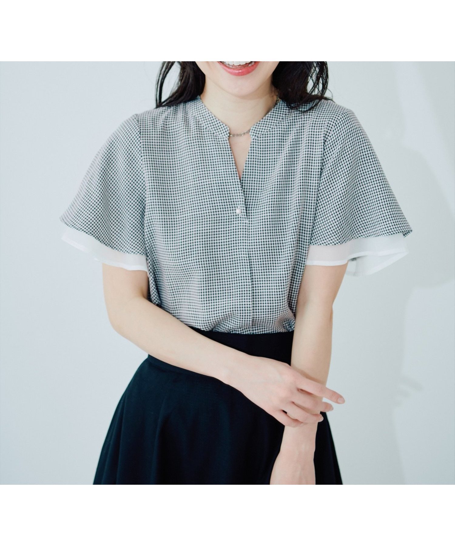 【ナチュラルクチュール/natural couture】の袖口シアーパール釦スキッパーブラウス インテリア・キッズ・メンズ・レディースファッション・服の通販 founy(ファウニー) 　ファッション　Fashion　レディースファッション　Fashion for Women　トップス・カットソー　Cut & Sew Tops　シャツ・ブラウス・オフィスカジュアル　Elegant Blouses & Button-Ups　アクセサリー　Fashion Accessories　シンプル　Simple, Minimal　スキッパー　Skipper, Open Collar　スマート　Smart, Elegant　ダウン　Down, Puffer　デニム　Denim, Jeans Material　フォーマル　Formal, Dressy　フリル　Frill, Ruffle　ワイド　Wide, Wide Fit　再入荷　Restock / Back in Stock　エレガント 上品　Elegant　2026年　2026　2026春夏・S/S　Spring/Summer 2026 SS26　その他2|ID: prp329100004983305 ipo3291000000037331354