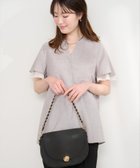 【ナチュラルクチュール/natural couture】の袖口シアーパール釦スキッパーブラウス 大人の最旬トレンドファッション＆コーディネート founy(ファウニー) ファッション Fashion レディースファッション Fashion for Women トップス・カットソー Cut & Sew Tops シャツ・ブラウス・オフィスカジュアル Elegant Blouses & Button-Ups アクセサリー Fashion Accessories シンプル Simple, Minimal スキッパー Skipper, Open Collar スマート Smart, Elegant ダウン Down, Puffer デニム Denim, Jeans Material フォーマル Formal, Dressy フリル Frill, Ruffle ワイド Wide, Wide Fit 再入荷 Restock / Back in Stock エレガント 上品 Elegant 2026年 2026 2026春夏・S/S Spring/Summer 2026 SS26 thumbnail ライトグレー|ID: prp329100004983305 ipo3291000000037331357