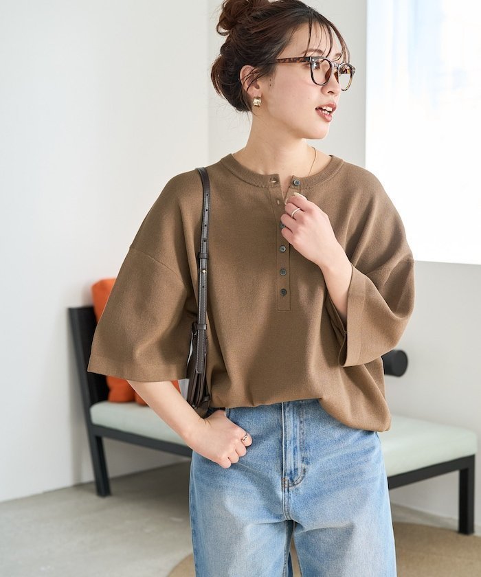 【フリークスストア/FREAK'S STORE】の限定展開 ヘンリーボタン半袖ニットTEE インテリア・キッズ・メンズ・レディースファッション・服の通販 founy(ファウニー) 　ファッション　Fashion　レディースファッション　Fashion for Women　トップス・カットソー　Cut & Sew Tops　ニット　Knit Tops & Sweaters　2026年　2026　2026春夏・S/S　Spring/Summer 2026 SS26　トレンド　Trend, Trending Now　フロント　Front, Front Design　リラックス　Relax, Relaxed Fit　エレガント 上品　Elegant　半袖　Short Sleeve, Half Sleeve　夏　Summer　S/S・春夏　SS, Spring/Summer, Warm Season　モカ|ID: prp329100004983327 ipo3291000000037331512