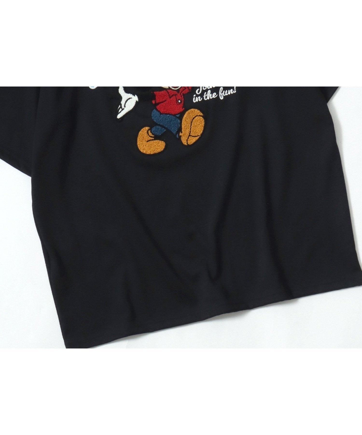 【サロン ハミュー/salong hameu】のDisney ディズニー Tシャツ メンズ キャラクター ビッグシルエット ミッキーマウス サガラ刺繍 ワッペン 半袖 ティーシャツ レディース ユニセックス インテリア・キッズ・メンズ・レディースファッション・服の通販 founy(ファウニー) 　ファッション　Fashion　レディースファッション　Fashion for Women　トップス・カットソー　Cut & Sew Tops　シャツ・ブラウス・オフィスカジュアル　Elegant Blouses & Button-Ups　ロングTシャツ・Tシャツ　Longline T-Shirts & Tees　インナー　Innerwear　春　Spring　カリフォルニア　California, Cali Style　キャミワンピース　Cami Dress, Slip Dress　キャラクター　Character, Licensed Characters　ジャケット　Jacket, Outerwear　スウェット / スエット　Sweatshirt, Sweatwear　スニーカー　Sneakers, Trainers　スラックス　Slacks, Dress Pants　デニム　Denim, Jeans Material　トレーナー　Sweatshirt, Trainer　人気　Popular, Best Seller　ビッグ　Big, Oversized　フレア　Flare, Flared　ブルゾン　Blouson, Bomber Jacket　半袖　Short Sleeve, Half Sleeve　帽子　Hat, Headwear　メンズ　Men's, Menswear　ロング　Long, Long-Length　ワイド　Wide, Wide Fit　再入荷　Restock / Back in Stock　プチプライス・低価格　Affordable / Budget Price　おすすめ　Recommended / Our Picks　ブラック|ID: prp329100004983333 ipo3291000000037331563