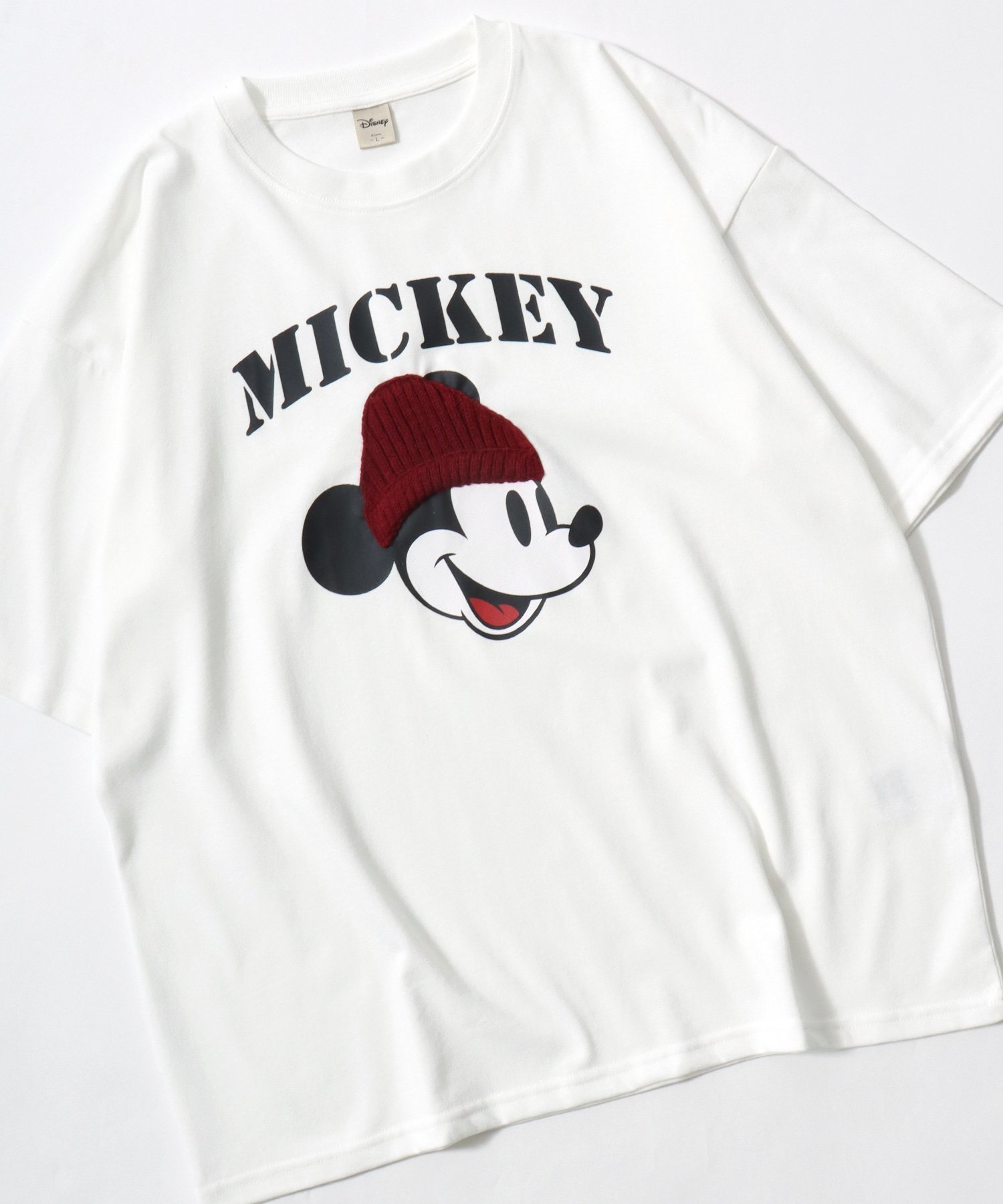 【サロン ハミュー/salong hameu】のDisney ディズニー Tシャツ メンズ キャラクター ビッグシルエット ミッキーマウス サガラ刺繍 ワッペン 半袖 ティーシャツ レディース ユニセックス インテリア・キッズ・メンズ・レディースファッション・服の通販 founy(ファウニー) 　ファッション　Fashion　レディースファッション　Fashion for Women　トップス・カットソー　Cut & Sew Tops　シャツ・ブラウス・オフィスカジュアル　Elegant Blouses & Button-Ups　ロングTシャツ・Tシャツ　Longline T-Shirts & Tees　インナー　Innerwear　春　Spring　カリフォルニア　California, Cali Style　キャミワンピース　Cami Dress, Slip Dress　キャラクター　Character, Licensed Characters　ジャケット　Jacket, Outerwear　スウェット / スエット　Sweatshirt, Sweatwear　スニーカー　Sneakers, Trainers　スラックス　Slacks, Dress Pants　デニム　Denim, Jeans Material　トレーナー　Sweatshirt, Trainer　人気　Popular, Best Seller　ビッグ　Big, Oversized　フレア　Flare, Flared　ブルゾン　Blouson, Bomber Jacket　半袖　Short Sleeve, Half Sleeve　帽子　Hat, Headwear　メンズ　Men's, Menswear　ロング　Long, Long-Length　ワイド　Wide, Wide Fit　再入荷　Restock / Back in Stock　プチプライス・低価格　Affordable / Budget Price　おすすめ　Recommended / Our Picks　アイボリー|ID: prp329100004983333 ipo3291000000037331567