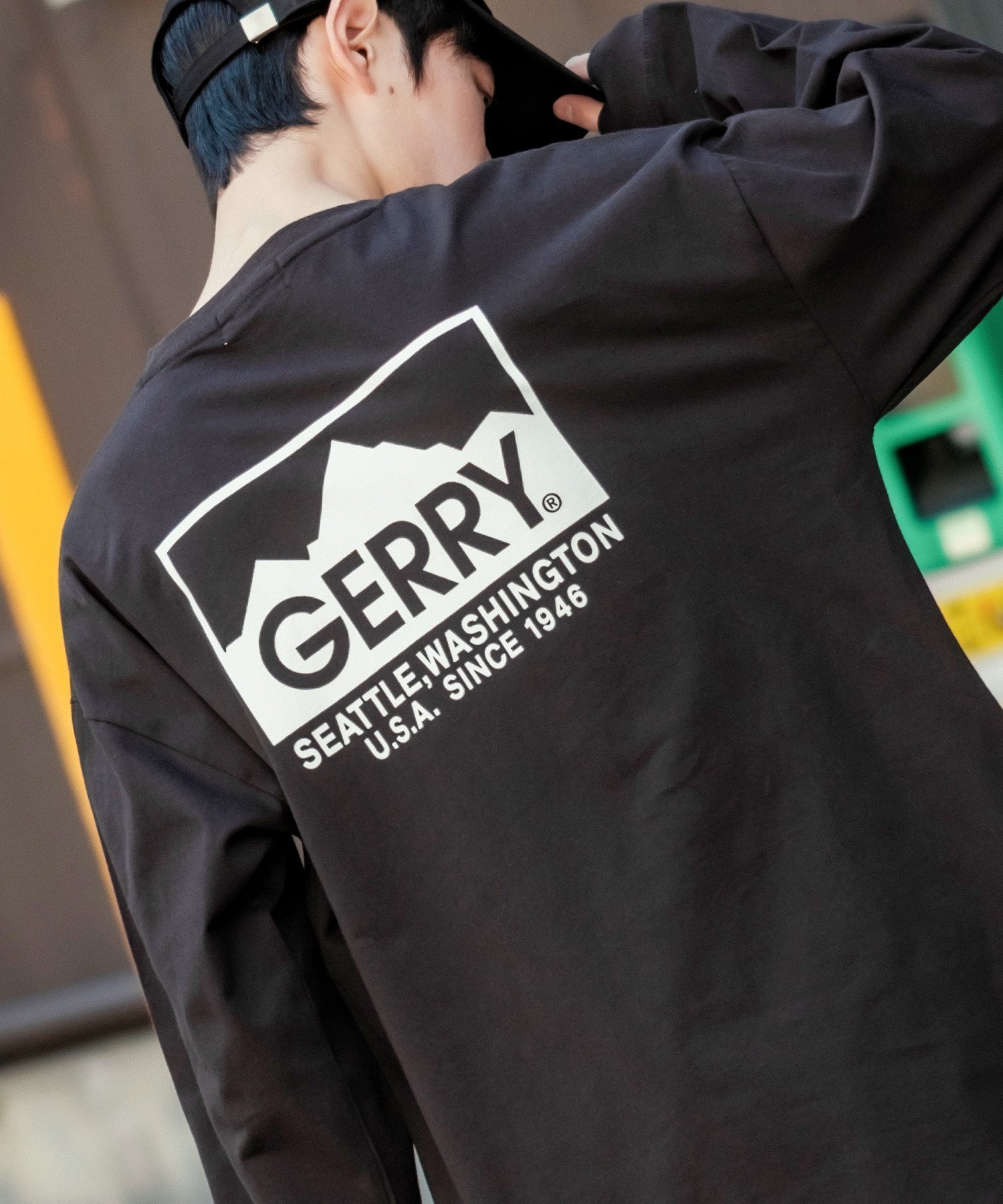【インプローブス/improves】のGERRY ジェリー 別注 ボックスロゴ プリント ロンT インテリア・キッズ・メンズ・レディースファッション・服の通販 founy(ファウニー) 　ファッション　Fashion　レディースファッション　Fashion for Women　トップス・カットソー　Cut & Sew Tops　ロングTシャツ・Tシャツ　Longline T-Shirts & Tees　アウトドア　Outdoor Clothing　アメリカン　American Style　カーゴパンツ　Cargo Pants, Utility Pants　ショーツ　Shorts, Short Pants　シンプル　Simple, Minimal　デニム　Denim, Jeans Material　トレンド　Trend, Trending Now　定番　Standard, Basic Item　長袖　Long Sleeve, Full Sleeve　パープル　Purple, Violet　プリント　Print, Printed Pattern　ボックス　Boxy, Box Shape　別注　Limited Edition, Custom Order　ワイド　Wide, Wide Fit　おすすめ　Recommended / Our Picks　ブラック|ID: prp329100004983344 ipo3291000000037331629