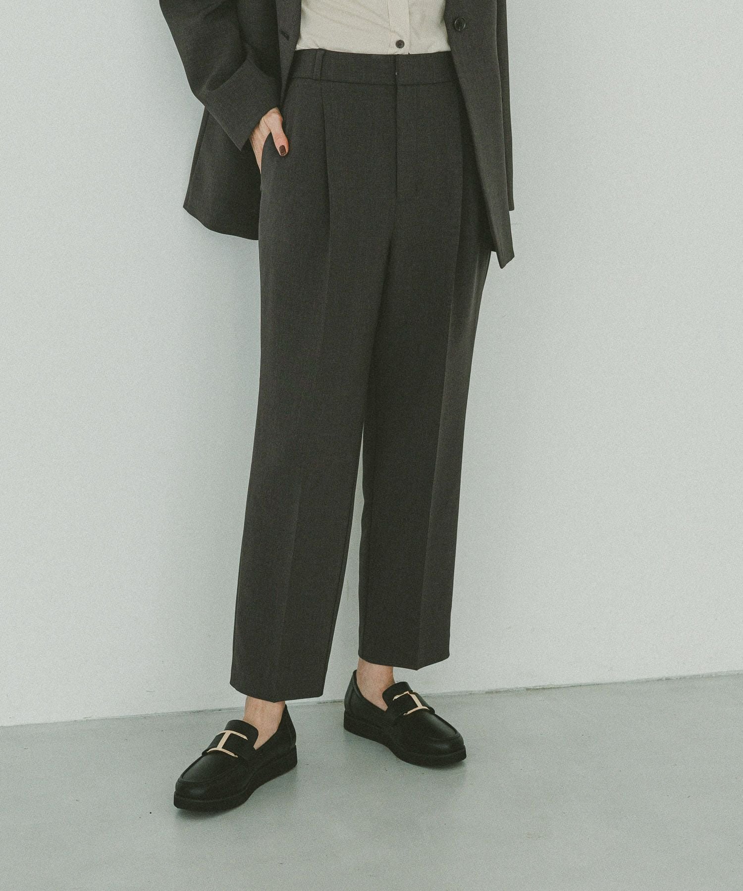 【グローバルワーク/GLOBAL WORK】のウツクシルエット極みストレートパンツ/603984 大人の最旬トレンドファッション＆コーディネート founy(ファウニー) 　ファッション　Fashion　レディースファッション　Fashion for Women　パンツ　Pants & Trousers　インナー　Innerwear　オケージョン　Occasion Wear　ギャザー　Gathered, Ruffled　ジャケット　Jacket, Outerwear　ストレッチ　Stretch, Stretchy Fabric　ストレート　Straight, Straight Cut　セットアップ　Set-Up, Coordinated Outfit　ダブル　Double, Double-Breasted　定番　Standard, Basic Item　人気　Popular, Best Seller　パターン　Pattern, Design Print　フィット　Fit, Slim Fit　フラット　Flat, Flat Shoes　メランジ　Melange, Mixed Yarn　おすすめ　Recommended / Our Picks　セレモニー　Ceremony　ビジネス 仕事 通勤　Business / Work / Commuting　 other-1|ID: prp329100004983376 ipo3291000000037331785