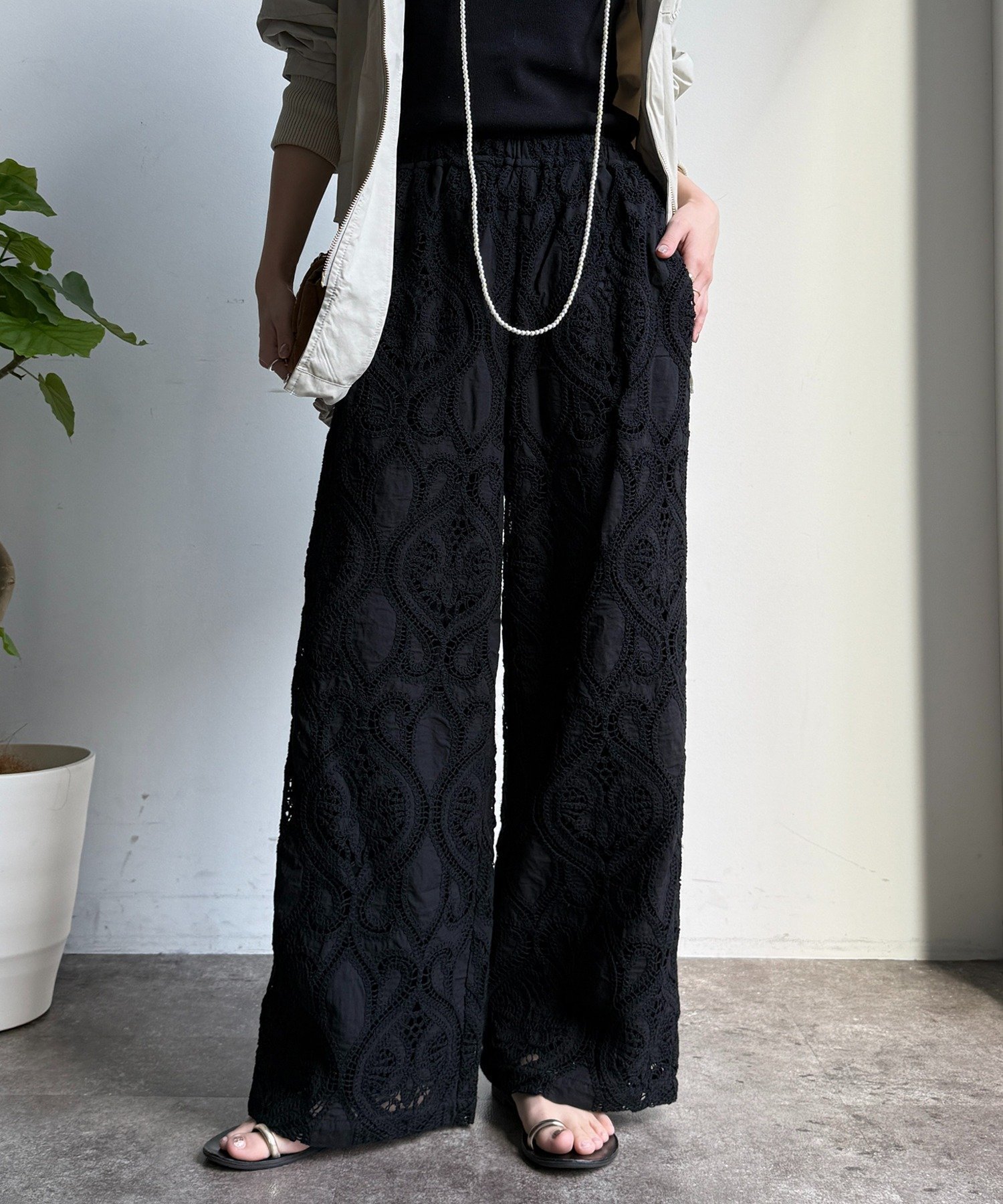 【ドゥドゥ/DouDou】のレースパンツ インテリア・キッズ・メンズ・レディースファッション・服の通販 founy(ファウニー) 　ファッション　Fashion　レディースファッション　Fashion for Women　パンツ　Pants & Trousers　スマート　Smart, Elegant　雑誌　Magazine, Fashion Magazine　レース　Lace, Lace Fabric　ワイド　Wide, Wide Fit　S/S・春夏　SS, Spring/Summer, Warm Season　再入荷　Restock / Back in Stock　夏　Summer　2026年　2026　2026春夏・S/S　Spring/Summer 2026 SS26　ブラック|ID: prp329100004983379 ipo3291000000037331818