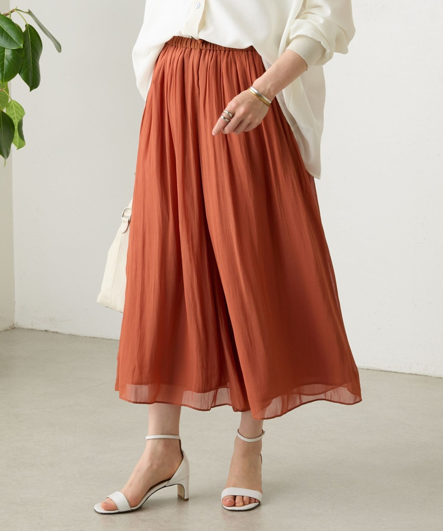【ビアズリー/BEARDSLEY】のNEWシワシフォンギャザーパンツ インテリア・キッズ・メンズ・レディースファッション・服の通販 founy(ファウニー) 　ファッション　Fashion　レディースファッション　Fashion for Women　パンツ　Pants & Trousers　ギャザー　Gathered, Ruffled　シフォン　Chiffon, Lightweight Fabric　ドレープ　Drape, Draping Fabric　バランス　Balance, Style Balance　フェミニン　Feminine, Girly　ポケット　Pocket, Pocket Detail　リラックス　Relax, Relaxed Fit　再入荷　Restock / Back in Stock　エレガント 上品　Elegant　オレンジ|ID: prp329100004983383 ipo3291000000037331838