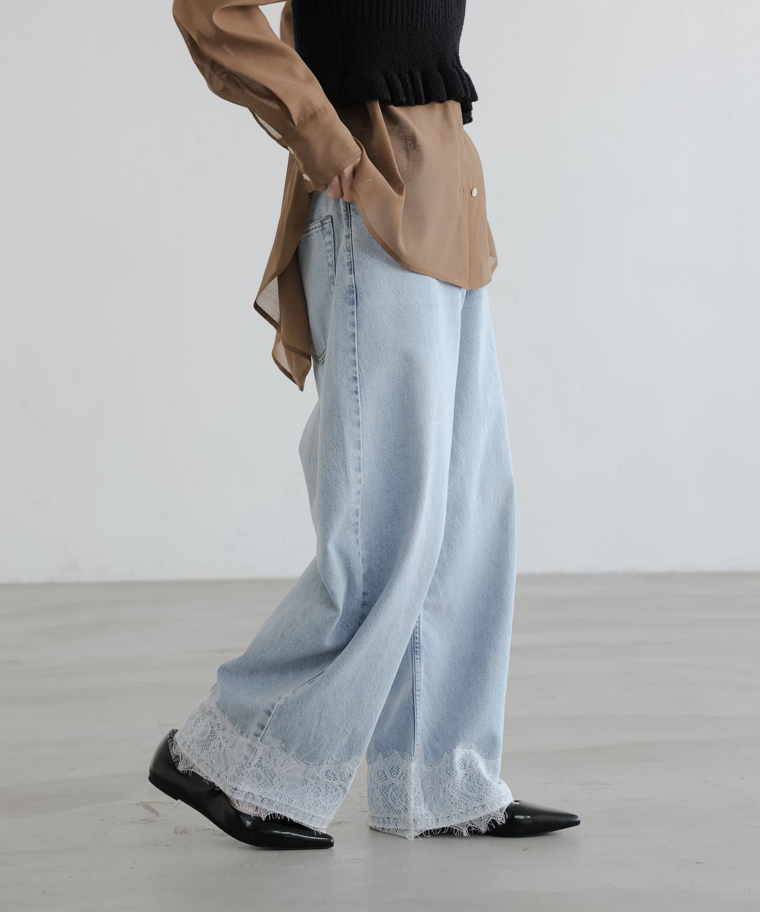 【ローリーズファーム/LOWRYS FARM】のレースデニム 大人の最旬トレンドファッション＆コーディネート founy(ファウニー) 　ファッション　Fashion　レディースファッション　Fashion for Women　シンプル　Simple, Minimal　ストレート　Straight, Straight Cut　ダメージ　Distressed, Destroyed　デニム　Denim, Jeans Material　ドッキング　Docking, Mixed Material　バランス　Balance, Style Balance　フェミニン　Feminine, Girly　ポケット　Pocket, Pocket Detail　レース　Lace, Lace Fabric　ワイド　Wide, Wide Fit　ヴィンテージ　Vintage Style　今季　This Season, Current Season　春　Spring　 other-1|ID: prp329100004983391 ipo3291000000037331878