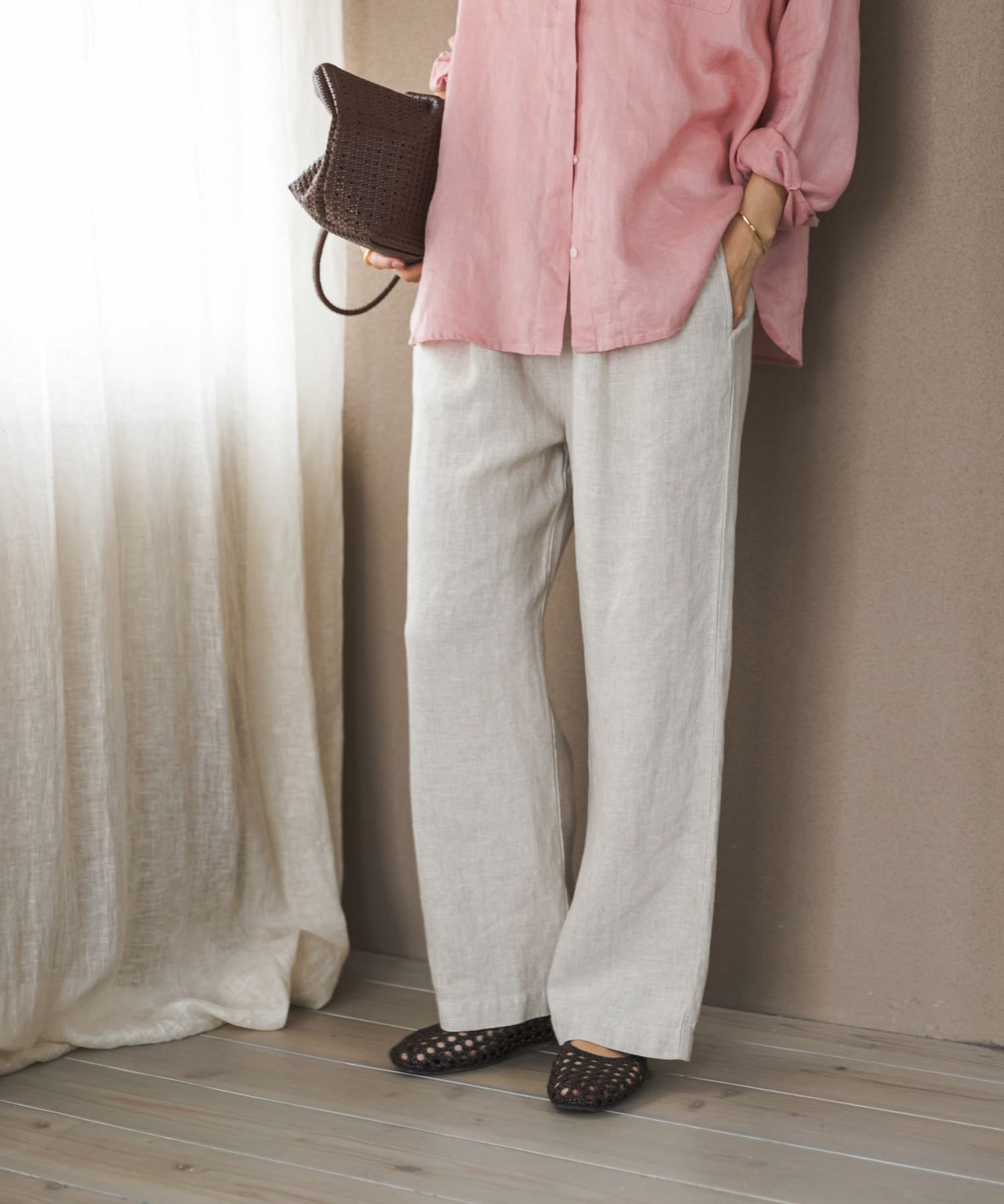 【アーバンリサーチ ドアーズ/URBAN RESEARCH DOORS】のリネンイージーパンツ インテリア・キッズ・メンズ・レディースファッション・服の通販 founy(ファウニー) 　ファッション　Fashion　レディースファッション　Fashion for Women　パンツ　Pants & Trousers　2026年　2026　2026春夏・S/S　Spring/Summer 2026 SS26　サンダル　Sandals, Summer Shoes　ジャケット　Jacket, Outerwear　ストレート　Straight, Straight Cut　ノースリーブ　Sleeveless, No-Sleeve　フラット　Flat, Flat Shoes　リネン　Linen, Linen Fabric　ワイド　Wide, Wide Fit　エレガント 上品　Elegant　夏　Summer　S/S・春夏　SS, Spring/Summer, Warm Season　ナチュラル|ID: prp329100004983393 ipo3291000000037331889
