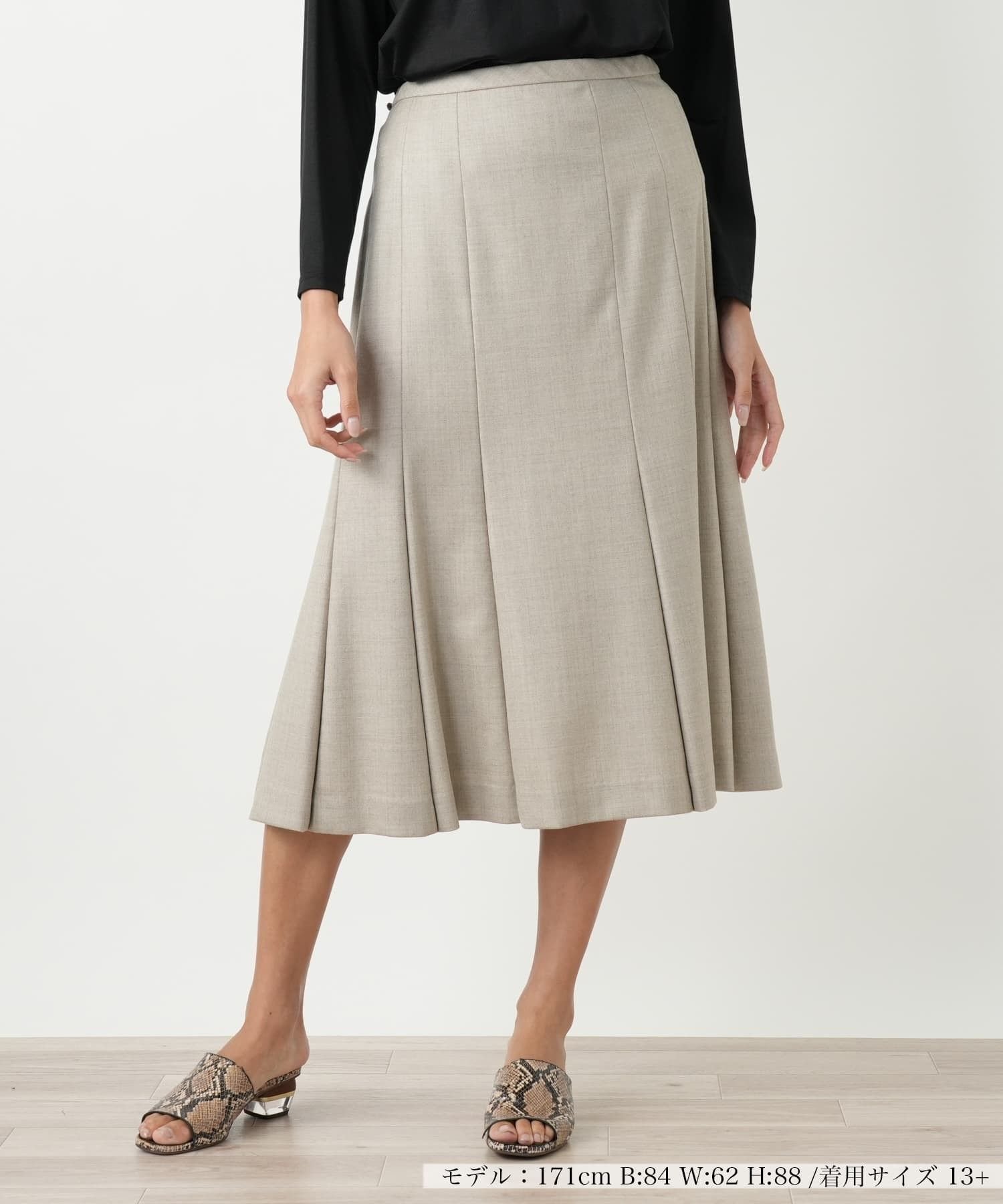 【レリアンプラスハウス/Leilian PLUS HOUSE】のフレアスカート インテリア・キッズ・メンズ・レディースファッション・服の通販 founy(ファウニー) 　ファッション　Fashion　レディースファッション　Fashion for Women　スカート　Skirts　Aライン・フレアスカート　A-Line & Flared Skirts　ドレープ　Drape, Draping Fabric　フォーマル　Formal, Dressy　フレア　Flare, Flared　ポケット　Pocket, Pocket Detail　リラックス　Relax, Relaxed Fit　エレガント 上品　Elegant　無地　Plain, Solid Color　秋　Autumn　ベージュ|ID: prp329100004983442 ipo3291000000037332116