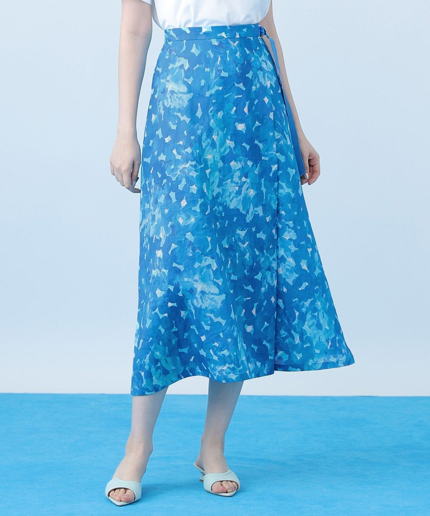 【アナイ/ANAYI】のVeil Blue プリントラップ スカート 大人の最旬トレンドファッション＆コーディネート founy(ファウニー) 　ファッション　Fashion　レディースファッション　Fashion for Women　スカート　Skirts　エレガント 上品　Elegant　グログラン　Grosgrain, Grosgrain Ribbon　コレクション　Collection, Seasonal Line　サマー　Summer, Summer Style　シルバー　Silver, Metallic Silver　プリント　Print, Printed Pattern　モチーフ　Motif, Design Theme　ラップ　Wrap, Wrap Design　リネン　Linen, Linen Fabric　S/S・春夏　SS, Spring/Summer, Warm Season　夏　Summer　 other-1|ID: prp329100004983469 ipo3291000000037332191
