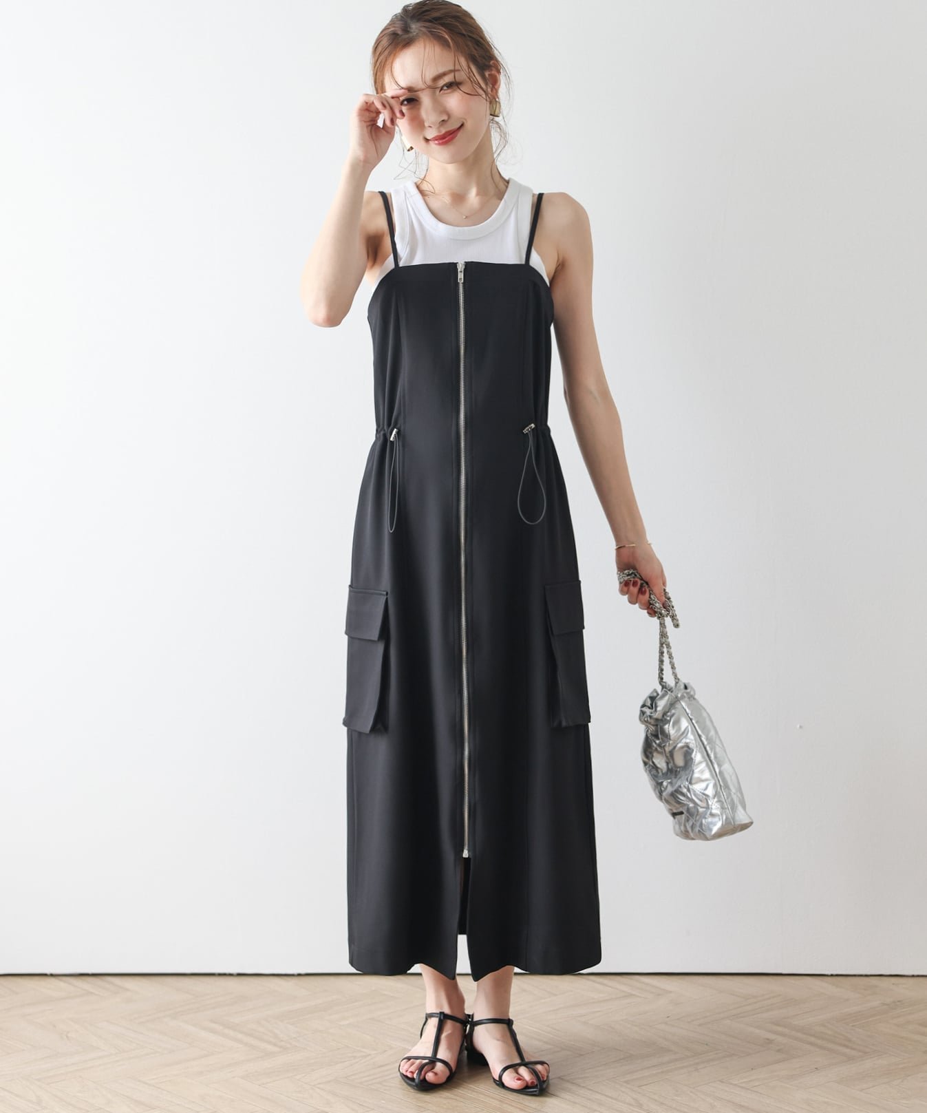 【ラジュール/Lajour】のフロントジップキャミソールワンピース インテリア・キッズ・メンズ・レディースファッション・服の通販 founy(ファウニー) 　ファッション　Fashion　レディースファッション　Fashion for Women　ワンピース　Dresses　インナー　Innerwear　キャミワンピース　Cami Dress, Slip Dress　クラシカル　Classical, Vintage-Inspired　ツイル　Twist, Twisted Detail　トレンド　Trend, Trending Now　ポケット　Pocket, Pocket Detail　ワーク　Workwear, Utility Style　エレガント 上品　Elegant　ブラック|ID: prp329100004983505 ipo3291000000037332327