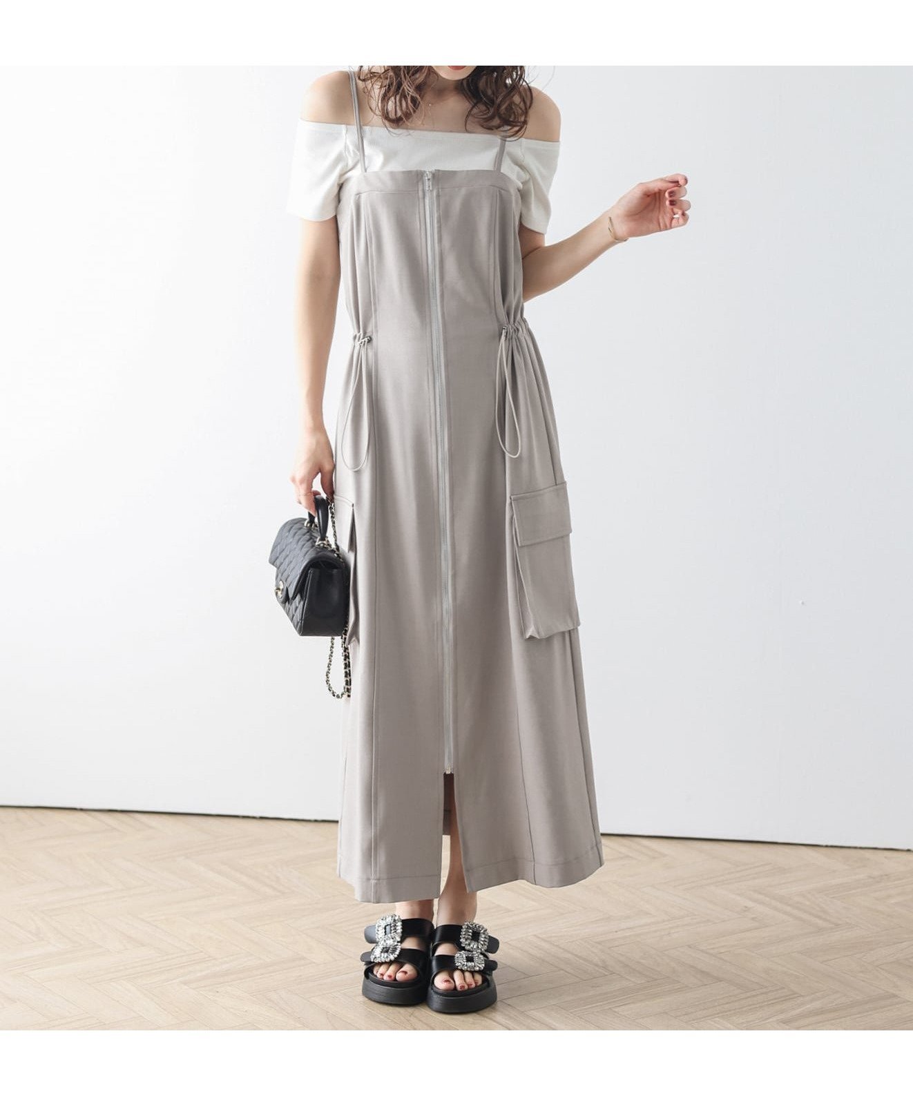 【ラジュール/Lajour】のフロントジップキャミソールワンピース インテリア・キッズ・メンズ・レディースファッション・服の通販 founy(ファウニー) 　ファッション　Fashion　レディースファッション　Fashion for Women　ワンピース　Dresses　インナー　Innerwear　キャミワンピース　Cami Dress, Slip Dress　クラシカル　Classical, Vintage-Inspired　ツイル　Twist, Twisted Detail　トレンド　Trend, Trending Now　ポケット　Pocket, Pocket Detail　ワーク　Workwear, Utility Style　エレガント 上品　Elegant　グレージュ|ID: prp329100004983505 ipo3291000000037332330