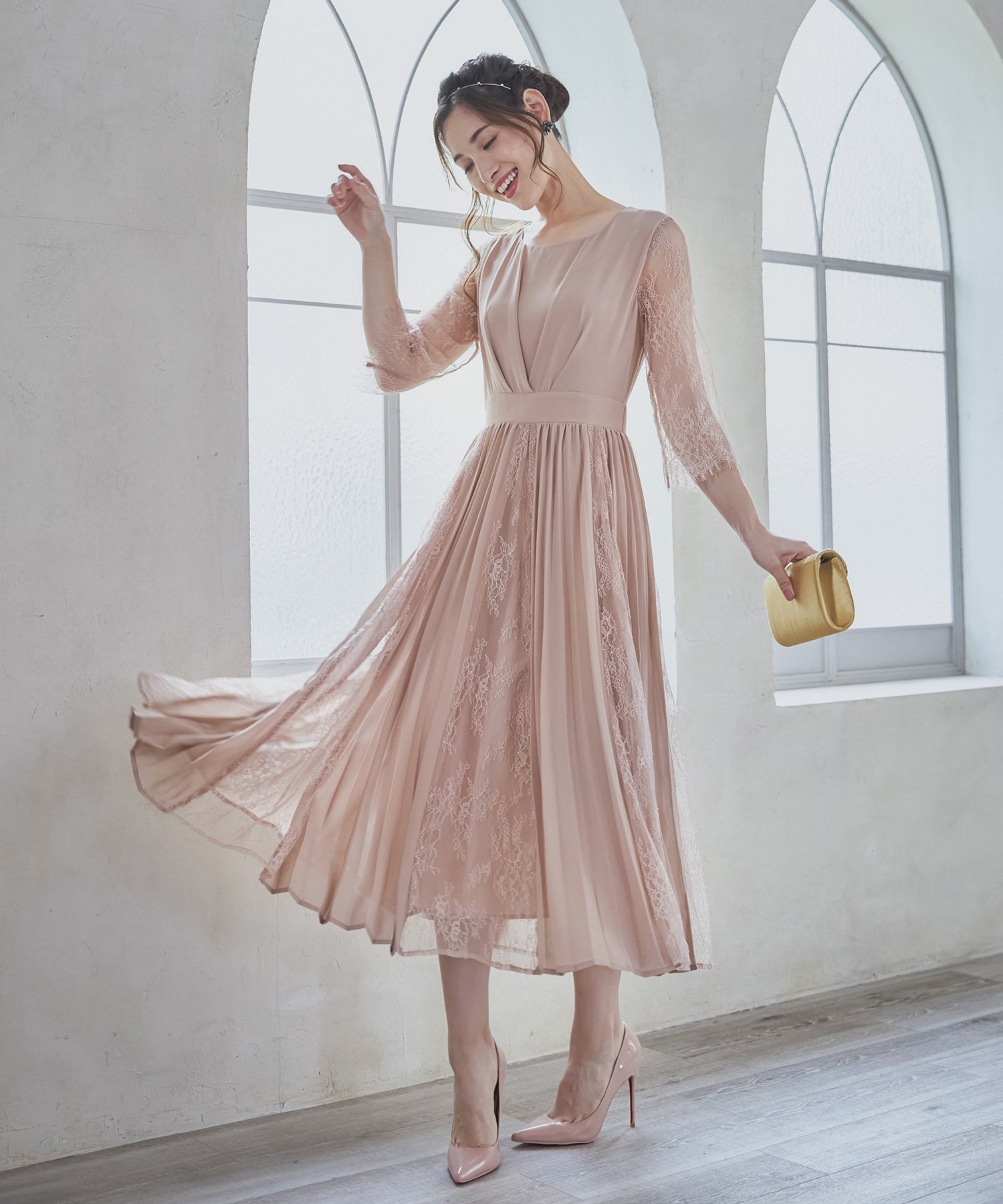 【ドレス/DRESS+】のレースシフォンドッキングワンピース パーティードレス インテリア・キッズ・メンズ・レディースファッション・服の通販 founy(ファウニー) 　ファッション　Fashion　レディースファッション　Fashion for Women　ワンピース　Dresses　フォーマル・パーティードレス・結婚式用ドレス　Elegant & Casual Dresses　アクセサリー　Fashion Accessories　オケージョン　Occasion Wear　シフォン　Chiffon, Lightweight Fabric　シンプル　Simple, Minimal　トレンド　Trend, Trending Now　ドッキング　Docking, Mixed Material　ドレス　Dress, One-Piece　バランス　Balance, Style Balance　パープル　Purple, Violet　フォーマル　Formal, Dressy　ラウンド　Round, Round Neck　ラグジュアリー　Luxury, Elegant　レース　Lace, Lace Fabric　セレモニー　Ceremony　入学式　Entrance Ceremony　卒業式　Graduation Ceremony　結婚式　Wedding　披露宴　Wedding Reception　二次会　After Party　ベージュ|ID: prp329100004983506 ipo3291000000037332334