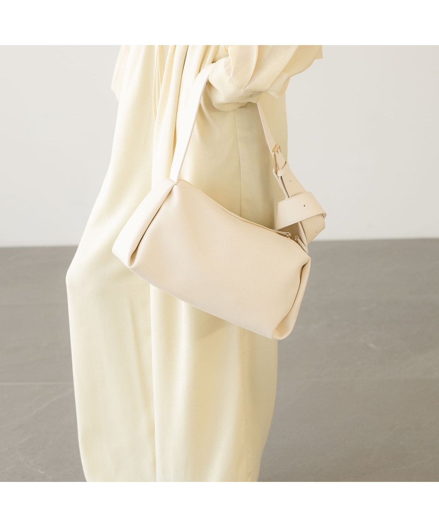 【ローリーズファーム/LOWRYS FARM】のタックスクエアショルダーBAG インテリア・キッズ・メンズ・レディースファッション・服の通販 founy(ファウニー) 　ファッション　Fashion　レディースファッション　Fashion for Women　バッグ　Bags　ショルダー　Shoulder, Shoulder Strap　シンプル　Simple, Minimal　オフホワイト08|ID: prp329100004983516 ipo3291000000037332391