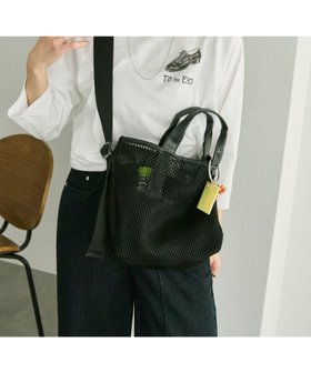 【イア パピヨネ/ear PAPILLONNER】の【ouchi/ほし企画】ダイヤメッシュ2WAYトートバッグS 大人の最旬トレンドファッション＆コーディネート founy(ファウニー) ファッション Fashion レディースファッション Fashion for Women バッグ Bags 今季 This Season, Current Season 傘 Umbrella, Parasol 軽量 Lightweight, Ultra Light チャーム Charm, Pendant パイピング Piping, Trim Design ポケット Pocket, Pocket Detail マグネット Magnet, Magnetic Closure メッシュ Mesh, Net Fabric 夏 Summer ビジネス 仕事 通勤 Business / Work / Commuting |ID:prp329100004983532