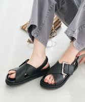 【ビューティ&ユース ユナイテッドアローズ/BEAUTY&YOUTH / UNITED ARROWS】のビッグバックル クロスストラップ サンダル 大人の最旬トレンドファッション＆コーディネート founy(ファウニー) ファッション Fashion レディースファッション Fashion for Women バッグ Bags インソール Shoe Insole 厚底 Platform Shoes サンダル Sandals, Summer Shoes ショーツ Shorts, Short Pants トレンド Trend, Trending Now ビッグ Big, Oversized フェミニン Feminine, Girly リゾート Resort, Vacation Style おすすめ Recommended / Our Picks |ID:prp329100004983548