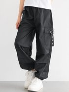 【コカ/coca / KIDS】のキッズ ハートバックルパラシュートパンツ 大人の最旬トレンドファッション＆コーディネート founy(ファウニー) ファッション Fashion キッズファッション Fashion for Kids ボトムス Bottoms 春 Spring カーゴパンツ Cargo Pants, Utility Pants ガーリー Girly, Feminine Style スウェット / スエット Sweatshirt, Sweatwear トレンド Trend, Trending Now バランス Balance, Style Balance ポケット Pocket, Pocket Detail モチーフ Motif, Design Theme ワイド Wide, Wide Fit S/S・春夏 SS, Spring/Summer, Warm Season 夏 Summer 2026年 2026 2026春夏・S/S Spring/Summer 2026 SS26 thumbnail Black|ID: prp329100004983585 ipo3291000000037332773