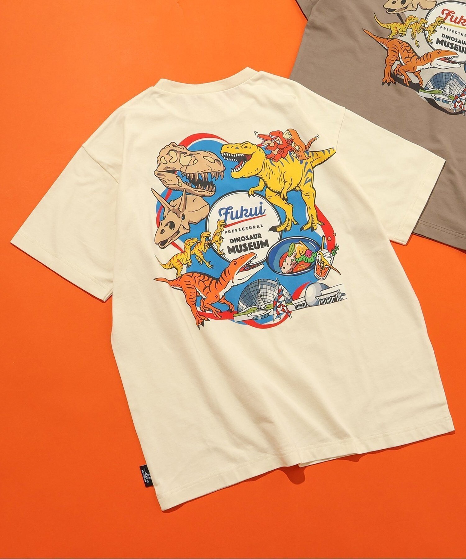 【エフオー オンラインストア/F.O.Online Store / KIDS】の【リンク】福井県立恐竜博物館コラボ FPDM半袖T(大人) インテリア・キッズ・メンズ・レディースファッション・服の通販 founy(ファウニー) 　ファッション　Fashion　キッズファッション　Fashion for Kids　コラボ　Collaboration, Collab　プリント　Print, Printed Pattern　半袖　Short Sleeve, Half Sleeve　オフホワイト|ID: prp329100004983641 ipo3291000000037333213