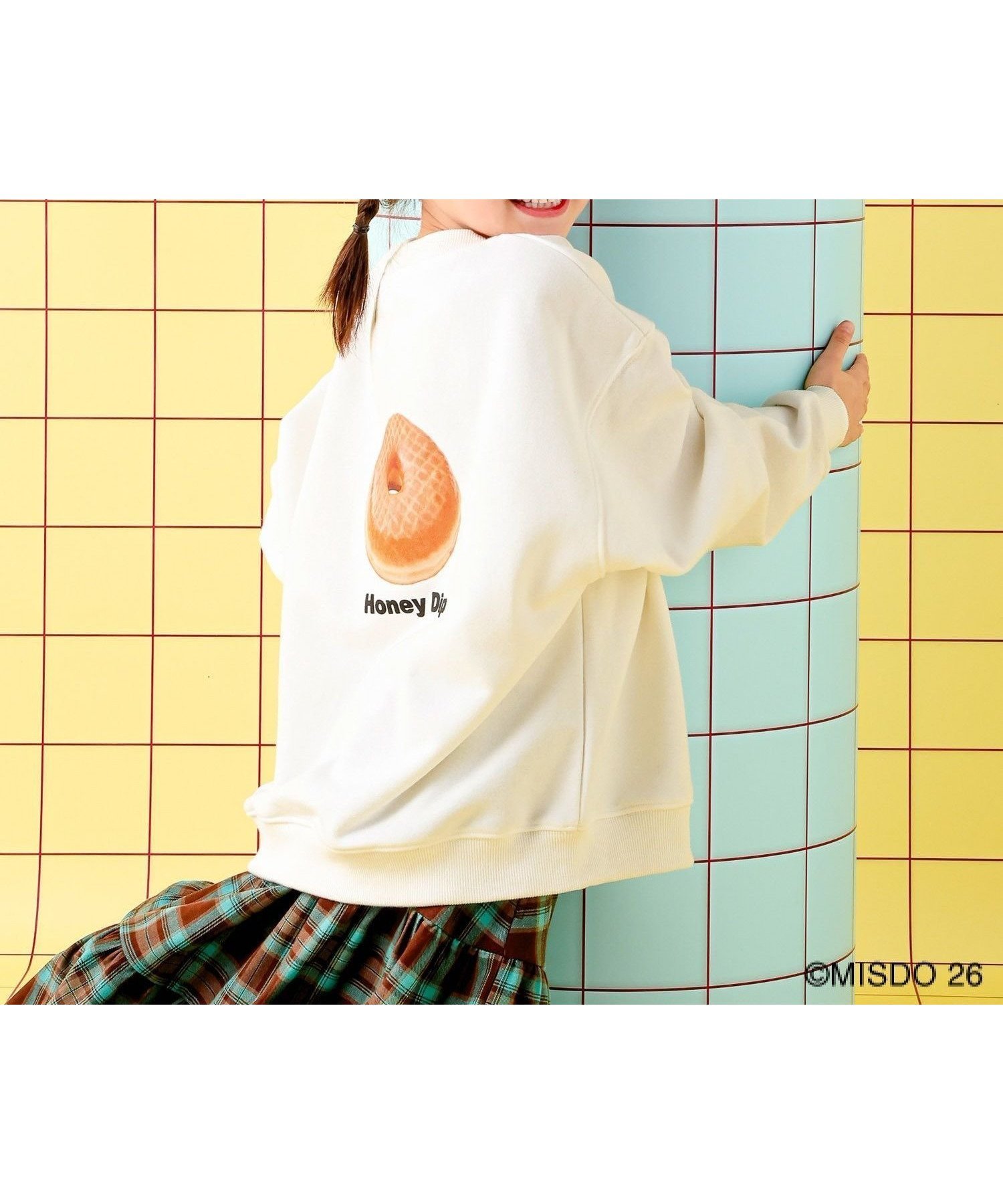 【レプシィム ローリーズファーム/LEPSIM LOWRYS FARM】の【Mister Donut】【KIDS】ドーナツクルースウェット インテリア・キッズ・メンズ・レディースファッション・服の通販 founy(ファウニー) 　ファッション　Fashion　キッズファッション　Fashion for Kids　キャラクター　Character, Licensed Characters　スウェット / スエット　Sweatshirt, Sweatwear　チェーン　Chain, Chain Strap　プリント　Print, Printed Pattern　ナチュラル08|ID: prp329100004983650 ipo3291000000037333263