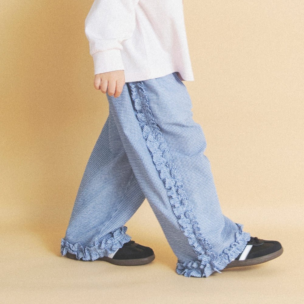 【ブランシェス/branshes / KIDS】の【aBity select./アビティセレクト】ギンガム・小花柄フリルロングパンツ インテリア・キッズ・メンズ・レディースファッション・服の通販 founy(ファウニー) 　ファッション　Fashion　キッズファッション　Fashion for Kids　ボトムス　Bottoms　春　Spring　ギンガム　Gingham, Gingham Fabric　コレクション　Collection, Seasonal Line　サッカー　Seersucker, Summer Fabric　ジャケット　Jacket, Outerwear　セットアップ　Set-Up, Coordinated Outfit　トレンド　Trend, Trending Now　長袖　Long Sleeve, Full Sleeve　フリル　Frill, Ruffle　ポケット　Pocket, Pocket Detail　リアル　Real, Realistic　リボン　Ribbon, Bow　リラックス　Relax, Relaxed Fit　レース　Lace, Lace Fabric　ロング　Long, Long-Length　新作・新入荷　New Arrivals / New In　プチプライス・低価格　Affordable / Budget Price　ブルー|ID: prp329100004983671 ipo3291000000037333426