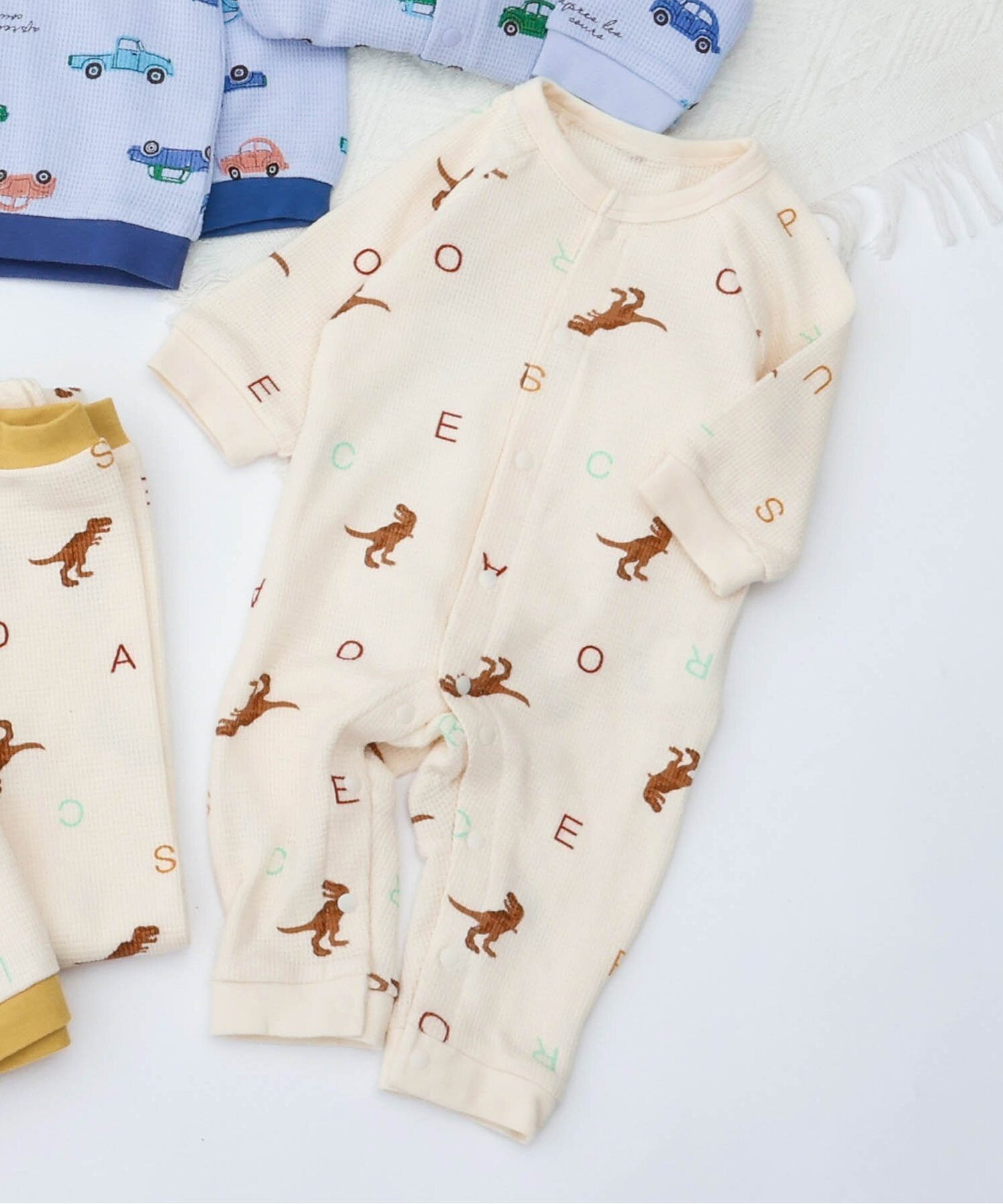 【エフオー オンラインストア/F.O.Online Store / KIDS】のワッフルカバーオール インテリア・キッズ・メンズ・レディースファッション・服の通販 founy(ファウニー) 　ファッション　Fashion　キッズファッション　Fashion for Kids　ギフト プレゼント　Gift / Present　ベビー　Baby, Babywear　ロンパース　Romper, Jumpsuit　ワッフル　Waffle, Waffle Knit　アイボリー|ID: prp329100004983706 ipo3291000000037333663