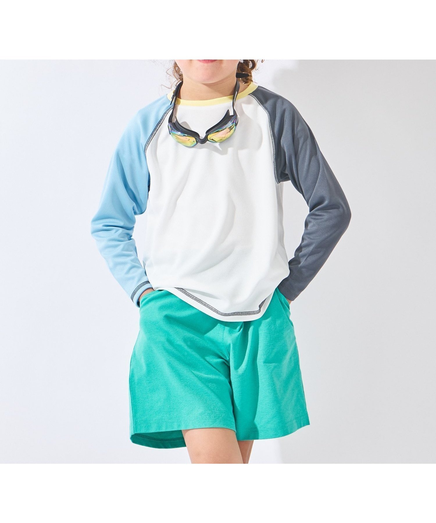 【エバ―クローゼット/ever closet / KIDS】の水陸両用 メッシュ 長袖 Tシャツ トップス 水着 女の子 男の子 子供 子供服 インテリア・キッズ・メンズ・レディースファッション・服の通販 founy(ファウニー) 　ファッション　Fashion　キッズファッション　Fashion for Kids　イエロー　Yellow　軽量　Lightweight, Ultra Light　トレンド　Trend, Trending Now　長袖　Long Sleeve, Full Sleeve　半袖　Short Sleeve, Half Sleeve　メッシュ　Mesh, Net Fabric　水着　Swimsuit, Swimwear　再入荷　Restock / Back in Stock　夏　Summer　ブルーチャコール|ID: prp329100004983772 ipo3291000000037334122