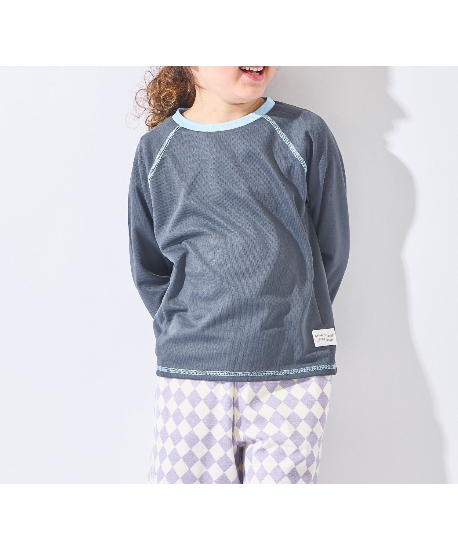 【エバ―クローゼット/ever closet / KIDS】の水陸両用 メッシュ 長袖 Tシャツ トップス 水着 女の子 男の子 子供 子供服 インテリア・キッズ・メンズ・レディースファッション・服の通販 founy(ファウニー) 　ファッション　Fashion　キッズファッション　Fashion for Kids　イエロー　Yellow　軽量　Lightweight, Ultra Light　トレンド　Trend, Trending Now　長袖　Long Sleeve, Full Sleeve　半袖　Short Sleeve, Half Sleeve　メッシュ　Mesh, Net Fabric　水着　Swimsuit, Swimwear　再入荷　Restock / Back in Stock　夏　Summer　チャコール|ID: prp329100004983772 ipo3291000000037334123
