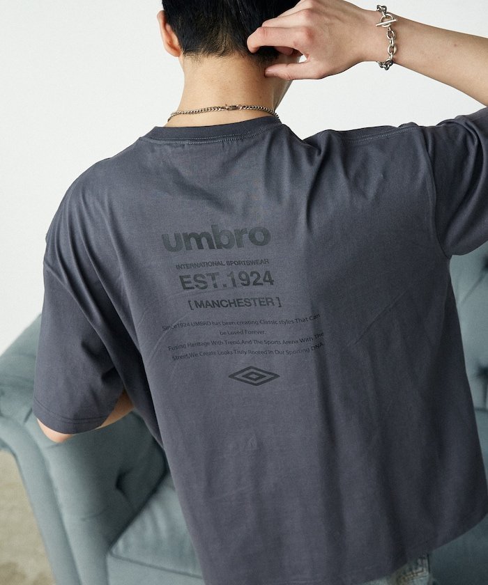 【フリークスストア/FREAK'S STORE】の別注 ロゴグラフィックTシャツ 限定展開 インテリア・キッズ・メンズ・レディースファッション・服の通販 founy(ファウニー) 　ファッション　Fashion　レディースファッション　Fashion for Women　トップス・カットソー　Cut & Sew Tops　シャツ・ブラウス・オフィスカジュアル　Elegant Blouses & Button-Ups　ロングTシャツ・Tシャツ　Longline T-Shirts & Tees　インナー　Innerwear　グラフィック　Graphic, Graphic Design　シンプル　Simple, Minimal　スペシャル　Special, Limited Edition　フロント　Front, Front Design　プリント　Print, Printed Pattern　別注　Limited Edition, Custom Order　ユニセックス　Unisex, Genderless　リラックス　Relax, Relaxed Fit　S/S・春夏　SS, Spring/Summer, Warm Season　おすすめ　Recommended / Our Picks　夏　Summer　2026年　2026　2026春夏・S/S　Spring/Summer 2026 SS26　チャコールグレー|ID: prp329100004983925 ipo3291000000037334975
