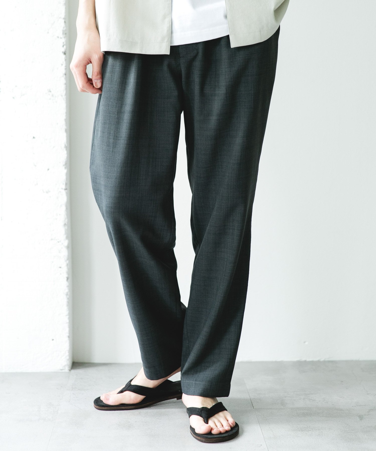 【アーバンリサーチ ドアーズ/URBAN RESEARCH DOORS / MEN】のリネンライクイージートラウザー インテリア・キッズ・メンズ・レディースファッション・服の通販 founy(ファウニー) 　ファッション　Fashion　メンズファッション　Fashion for Men　カットソー　Cut and Sewn Top　カーディガン　Cardigan, Knitwear　吸水　Absorbent, Quick-Dry　サンダル　Sandals, Summer Shoes　スニーカー　Sneakers, Trainers　スマート　Smart, Elegant　デスク　Desk, Work Desk　ドローコード　Drawcord, Drawstring Cord　フロント　Front, Front Design　リネン　Linen, Linen Fabric　リラックス　Relax, Relaxed Fit　ワーク　Workwear, Utility Style　S/S・春夏　SS, Spring/Summer, Warm Season　おすすめ　Recommended / Our Picks　夏　Summer　旅行　Travel　2026年　2026　2026春夏・S/S　Spring/Summer 2026 SS26　グリーン|ID: prp329100004983935 ipo3291000000037335032