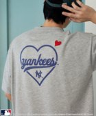 【フリークスストア/FREAK'S STORE】の機能性素材 別注 MLB バックプリント ハート Tシャツ 限定展開 大人の最旬トレンドファッション＆コーディネート founy(ファウニー) ファッション Fashion レディースファッション Fashion for Women トップス・カットソー Cut & Sew Tops シャツ・ブラウス・オフィスカジュアル Elegant Blouses & Button-Ups ロングTシャツ・Tシャツ Longline T-Shirts & Tees バッグ Bags カーゴパンツ Cargo Pants, Utility Pants キャップ Cap, Baseball Cap グラフィック Graphic, Graphic Design コーデュロイ Corduroy, Cord Fabric 吸水 Absorbent, Quick-Dry シンプル Simple, Minimal スニーカー Sneakers, Trainers スポーツ Sports, Activewear スラックス Slacks, Dress Pants バランス Balance, Style Balance ビッグ Big, Oversized フロント Front, Front Design プリント Print, Printed Pattern 別注 Limited Edition, Custom Order ミックス Mix, Mixed Style モチーフ Motif, Design Theme ユニセックス Unisex, Genderless リラックス Relax, Relaxed Fit ルーズ Loose, Oversized ロング Long, Long-Length S/S・春夏 SS, Spring/Summer, Warm Season おすすめ Recommended / Our Picks 夏 Summer エレガント 上品 Elegant thumbnail グレー|ID: prp329100004983957 ipo3291000000037335144