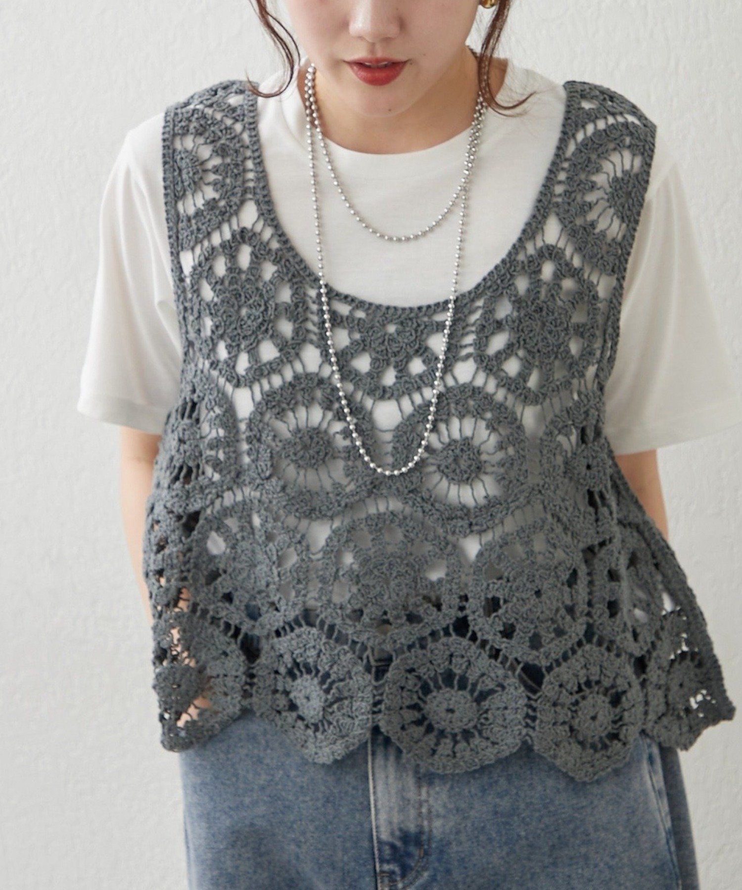 【アンドフォーエバー/RMAF】の【きれいめカジュアルセットアイテム】かぎ針ベスト Tシャツ インテリア・キッズ・メンズ・レディースファッション・服の通販 founy(ファウニー) 　ファッション　Fashion　レディースファッション　Fashion for Women　アウター　Coat / Outerwear Collection　トップス・カットソー　Cut & Sew Tops　シャツ・ブラウス・オフィスカジュアル　Elegant Blouses & Button-Ups　ロングTシャツ・Tシャツ　Longline T-Shirts & Tees　ベスト&ジレ / 重ね着スタイル　Vests & Gilets　アクセサリー　Fashion Accessories　かぎ針　Crochet　キャップ　Cap, Baseball Cap　クロシェ　Crochet, Knitted Lace　サンダル　Sandals, Summer Shoes　シューズ　Shoes, Footwear　スニーカー　Sneakers, Trainers　デニム　Denim, Jeans Material　手編み　Hand-Knitted, Handmade Knit　バレエ　Ballet, Ballet Style　ビスチェ　Bustier, Corset Top　フレア　Flare, Flared　プリーツ　Pleats, Pleated　ベスト　Vest, Waistcoat　再入荷　Restock / Back in Stock　おすすめ　Recommended / Our Picks　2026年　2026　2026春夏・S/S　Spring/Summer 2026 SS26　グレー|ID: prp329100004984221 ipo3291000000037337728