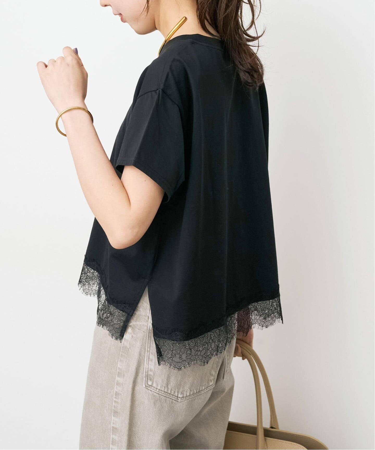 【スピック&スパン/Spick & Span】の《追加 》ヘムレース付きTシャツ インテリア・キッズ・メンズ・レディースファッション・服の通販 founy(ファウニー) 　ファッション　Fashion　レディースファッション　Fashion for Women　トップス・カットソー　Cut & Sew Tops　シャツ・ブラウス・オフィスカジュアル　Elegant Blouses & Button-Ups　ロングTシャツ・Tシャツ　Longline T-Shirts & Tees　シンプル　Simple, Minimal　ストレート　Straight, Straight Cut　バランス　Balance, Style Balance　ランジェリー　Lingerie, Intimate Wear　レース　Lace, Lace Fabric　ワイド　Wide, Wide Fit　エレガント 上品　Elegant　ブラック|ID: prp329100004984264 ipo3291000000037337996