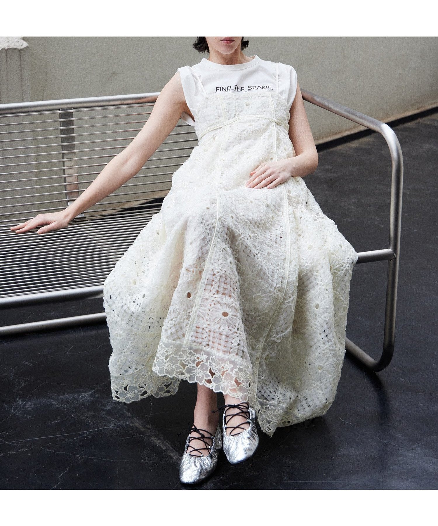 【メゾンスペシャル/MAISON SPECIAL】のEmbroidered Tiered Cami Dress / エンブロイダリーティアードキャミワンピース インテリア・キッズ・メンズ・レディースファッション・服の通販 founy(ファウニー) 　ファッション　Fashion　レディースファッション　Fashion for Women　ワンピース　Dresses　フォーマル・パーティードレス・結婚式用ドレス　Elegant & Casual Dresses　キャミソールワンピース　Camisole Dresses　オケージョン　Occasion Wear　シンプル　Simple, Minimal　テクスチャー　Texture, Textured Fabric　バランス　Balance, Style Balance　レース　Lace, Lace Fabric　エレガント 上品　Elegant　夏　Summer　WHT|ID: prp329100004984467 ipo3291000000037338930