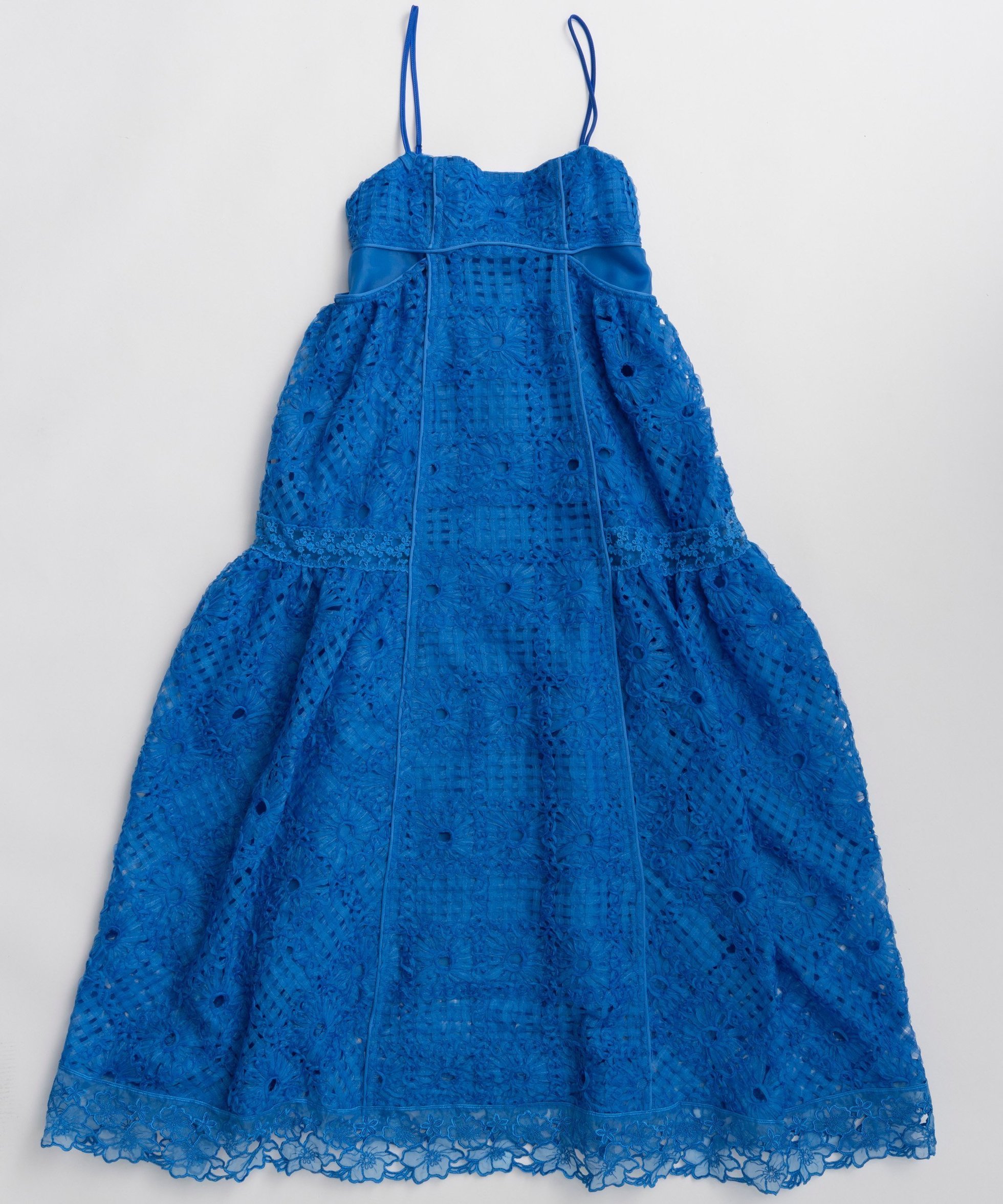 【メゾンスペシャル/MAISON SPECIAL】のEmbroidered Tiered Cami Dress / エンブロイダリーティアードキャミワンピース インテリア・キッズ・メンズ・レディースファッション・服の通販 founy(ファウニー) 　ファッション　Fashion　レディースファッション　Fashion for Women　ワンピース　Dresses　フォーマル・パーティードレス・結婚式用ドレス　Elegant & Casual Dresses　キャミソールワンピース　Camisole Dresses　オケージョン　Occasion Wear　シンプル　Simple, Minimal　テクスチャー　Texture, Textured Fabric　バランス　Balance, Style Balance　レース　Lace, Lace Fabric　エレガント 上品　Elegant　夏　Summer　BLU|ID: prp329100004984467 ipo3291000000037338931