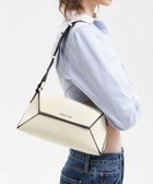 【チャールズ アンド キース/CHARLES & KEITH】のNasrin ナスリン ジオメトリックショルダーバッグ 大人の最旬トレンドファッション＆コーディネート founy(ファウニー) ファッション Fashion レディースファッション Fashion for Women バッグ Bags シルバー Silver, Metallic Silver マグネット Magnet, Magnetic Closure 財布 Wallet, Purse thumbnail Multi|ID: prp329100004984474 ipo3291000000037338968