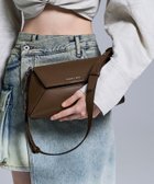 【チャールズ アンド キース/CHARLES & KEITH】のNasrin ナスリン ジオメトリックショルダーバッグ 大人の最旬トレンドファッション＆コーディネート founy(ファウニー) ファッション Fashion レディースファッション Fashion for Women バッグ Bags シルバー Silver, Metallic Silver マグネット Magnet, Magnetic Closure 財布 Wallet, Purse thumbnail DarkBrown|ID: prp329100004984474 ipo3291000000037338969