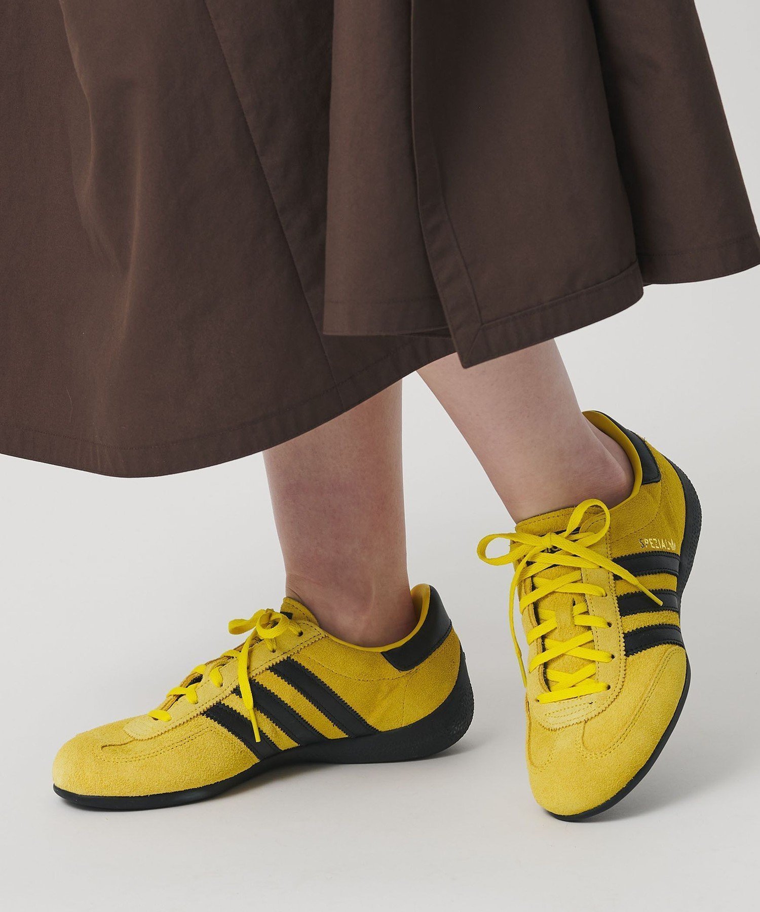 【ビューティ&ユース ユナイテッドアローズ/BEAUTY&YOUTH / UNITED ARROWS】のadidas Originals HANDBALL SPEZIAL LO PRO/スニーカー インテリア・キッズ・メンズ・レディースファッション・服の通販 founy(ファウニー) 　ファッション　Fashion　レディースファッション　Fashion for Women　スニーカー　Sneakers, Trainers　スポーツ　Sports, Activewear　デニム　Denim, Jeans Material　定番　Standard, Basic Item　人気　Popular, Best Seller　ワイド　Wide, Wide Fit　おすすめ　Recommended / Our Picks　YELLOW|ID: prp329100004984490 ipo3291000000037339100