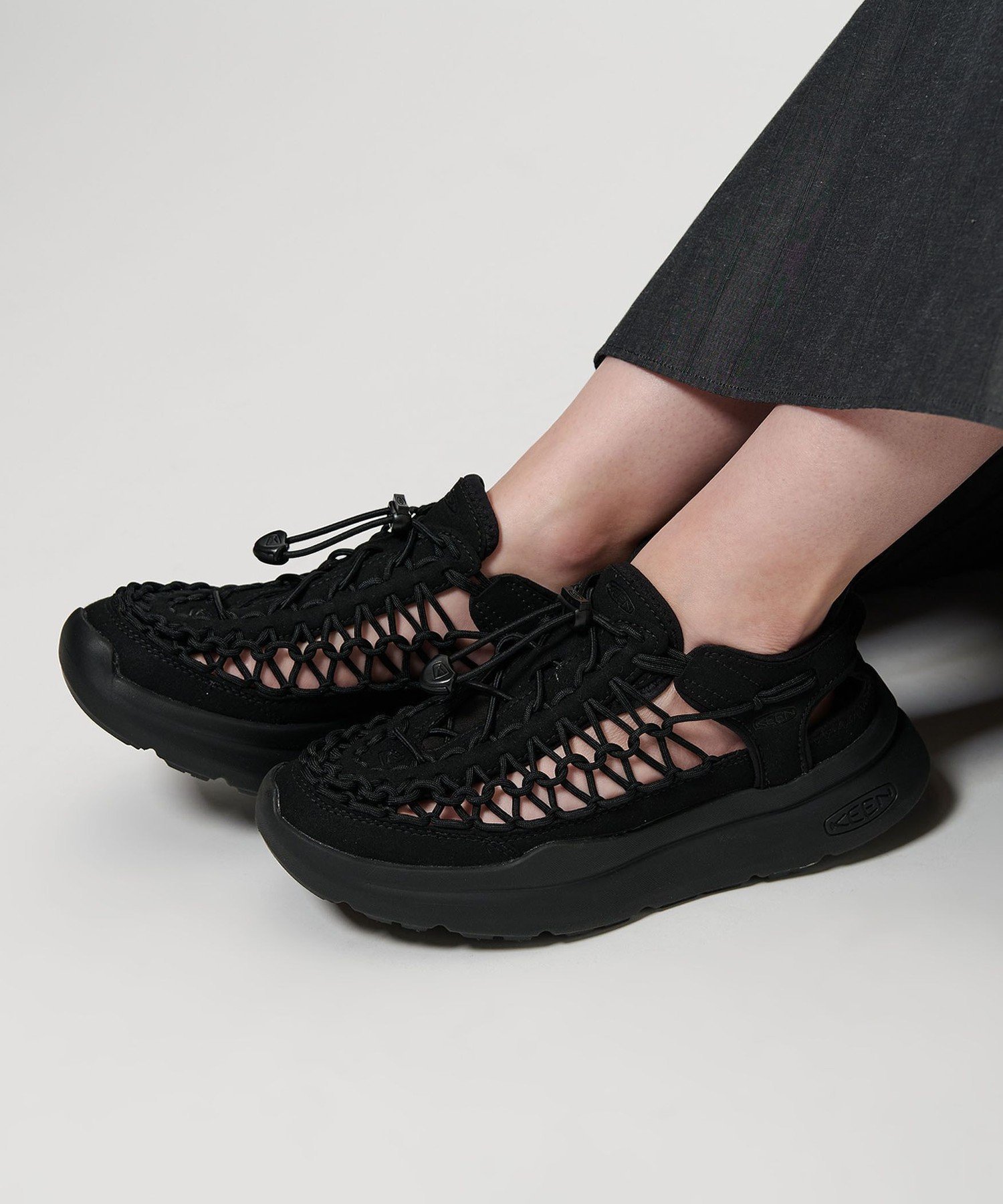 【ビューティ&ユース ユナイテッドアローズ/BEAUTY&YOUTH / UNITED ARROWS】のKEEN ウィメンズ UNEEK WK/サンダル インテリア・キッズ・メンズ・レディースファッション・服の通販 founy(ファウニー) 　ファッション　Fashion　レディースファッション　Fashion for Women　アウトドア　Outdoor Clothing　厚底　Platform Shoes　サンダル　Sandals, Summer Shoes　ソックス　Socks, Hosiery　ラバー　Rubber, Rubber Sole　ワンポイント　One Point, Statement Accent　おすすめ　Recommended / Our Picks　旅行　Travel　BLACK|ID: prp329100004984496 ipo3291000000037339122