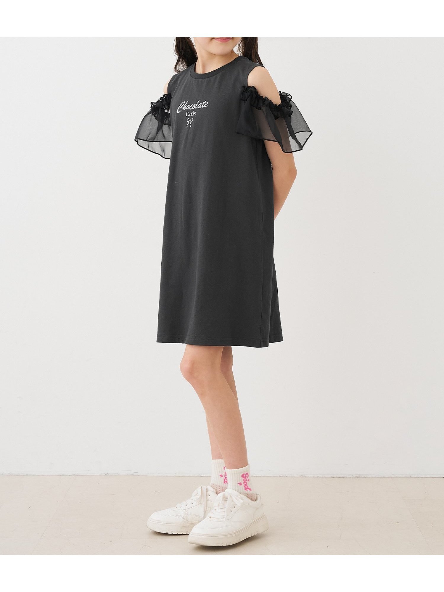 【コカ/coca / KIDS】のキッズ 袖シアーワンピース インテリア・キッズ・メンズ・レディースファッション・服の通販 founy(ファウニー) 　ファッション　Fashion　キッズファッション　Fashion for Kids　ワンピース　Dresses　カットソー　Cut and Sewn Top　ガーリー　Girly, Feminine Style　サンダル　Sandals, Summer Shoes　シアー　Sheer, See-Through　シンプル　Simple, Minimal　スニーカー　Sneakers, Trainers　バランス　Balance, Style Balance　フリル　Frill, Ruffle　フレア　Flare, Flared　ポケット　Pocket, Pocket Detail　半袖　Short Sleeve, Half Sleeve　夏　Summer　2026年　2026　2026春夏・S/S　Spring/Summer 2026 SS26　Charcoal|ID: prp329100004984628 ipo3291000000037339900