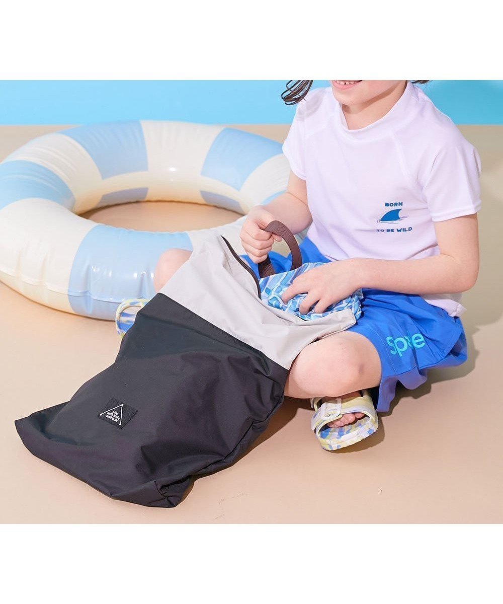 【デビロック/devirock / KIDS】のコンパクトになる バイカラー 防水ポーチ 子供服 キッズ 男の子 女の子 26SS インテリア・キッズ・メンズ・レディースファッション・服の通販 founy(ファウニー) 　ファッション　Fashion　キッズファッション　Fashion for Kids　コンパクト　Compact, Small Size　コーティング　Coating, Coated Finish　ポーチ　Pouch, Small Case　おすすめ　Recommended / Our Picks　2026年　2026　2026春夏・S/S　Spring/Summer 2026 SS26　001-ブラック|ID: prp329100004984643 ipo3291000000037397951