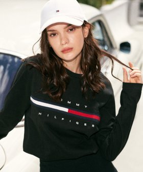 【トミーヒルフィガー/TOMMY HILFIGER】の【オンライン限定】トミーヒルフィガーロゴロングスリーブTシャツ / TINO TEE 大人の最旬トレンドファッション＆コーディネート founy(ファウニー) ファッション Fashion レディースファッション Fashion for Women トップス・カットソー Cut & Sew Tops シャツ・ブラウス・オフィスカジュアル Elegant Blouses & Button-Ups ロングTシャツ・Tシャツ Longline T-Shirts & Tees アメリカン American Style インナー Innerwear クラシック Classic, Timeless Style デニム Denim, Jeans Material 人気 Popular, Best Seller 長袖 Long Sleeve, Full Sleeve ボトム Bottoms, Lower Wear モダン Modern, Contemporary モチーフ Motif, Design Theme リラックス Relax, Relaxed Fit ルーズ Loose, Oversized ゴルフ Golf |ID:prp329100004984789