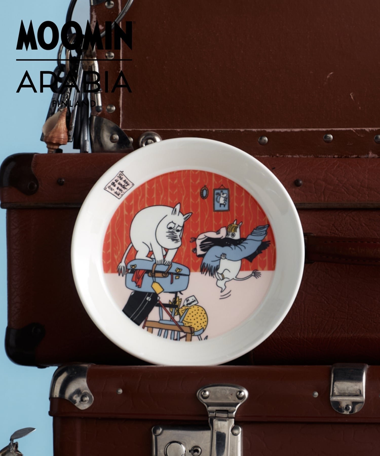 【ムーミン アラビア/MOOMIN ARABIA / MEN】の公式 ムーミンアラビア 2026サマー ホリデーラッシュ プレート 19cm インテリア・キッズ・メンズ・レディースファッション・服の通販 founy(ファウニー) 　ファッション　Fashion　メンズファッション　Fashion for Men　オレンジ　Orange　カラフル　Colorful Design　キャラクター　Character, Licensed Characters　サマー　Summer, Summer Style　皿　Plate, Dish　タオル　Towel, Bath Towel　テーブル　Table, Dining Table　デザート　Dessert, Sweet Treat　人気　Popular, Best Seller　フランス　France, French　プレート　Plate, Dish　リネン　Linen, Linen Fabric　夏　Summer　スーツケース キャリーケース　Suitcase / Carry Case　ホリデーシーズン　Holiday Season　ギフト プレゼント　Gift / Present　-|ID: prp329100004984812 ipo3291000000037340899