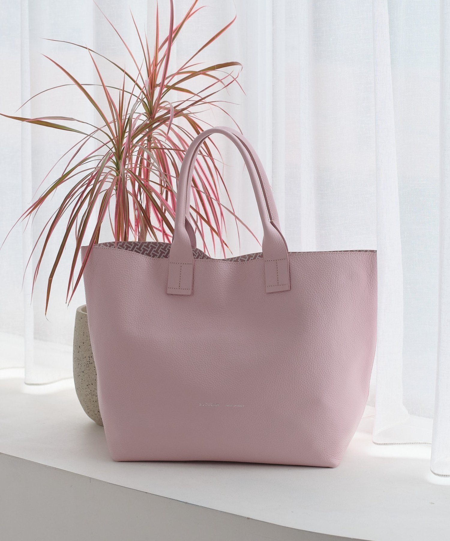 【イアクッチ/IACUCCI】のオペラ L CERVO/STAMPA INTERNA インテリア・キッズ・メンズ・レディースファッション・服の通販 founy(ファウニー) 　ファッション　Fashion　レディースファッション　Fashion for Women　春　Spring　コレクション　Collection, Seasonal Line　軽量　Lightweight, Ultra Light　シンプル　Simple, Minimal　ビッグ　Big, Oversized　フォルム　Silhouette, Form　プリント　Print, Printed Pattern　レオパード　Leopard, Animal Print　A/W・秋冬　Autumn/Winter　S/S・春夏　SS, Spring/Summer, Warm Season　おすすめ　Recommended / Our Picks　夏　Summer　旅行　Travel　エレガント 上品　Elegant　ビジネス 仕事 通勤　Business / Work / Commuting　2025年　2025　2025-2026秋冬・A/W　Autumn/Winter 2025–26 AW25–26　ピンク|ID: prp329100004984813 ipo3291000000037340903