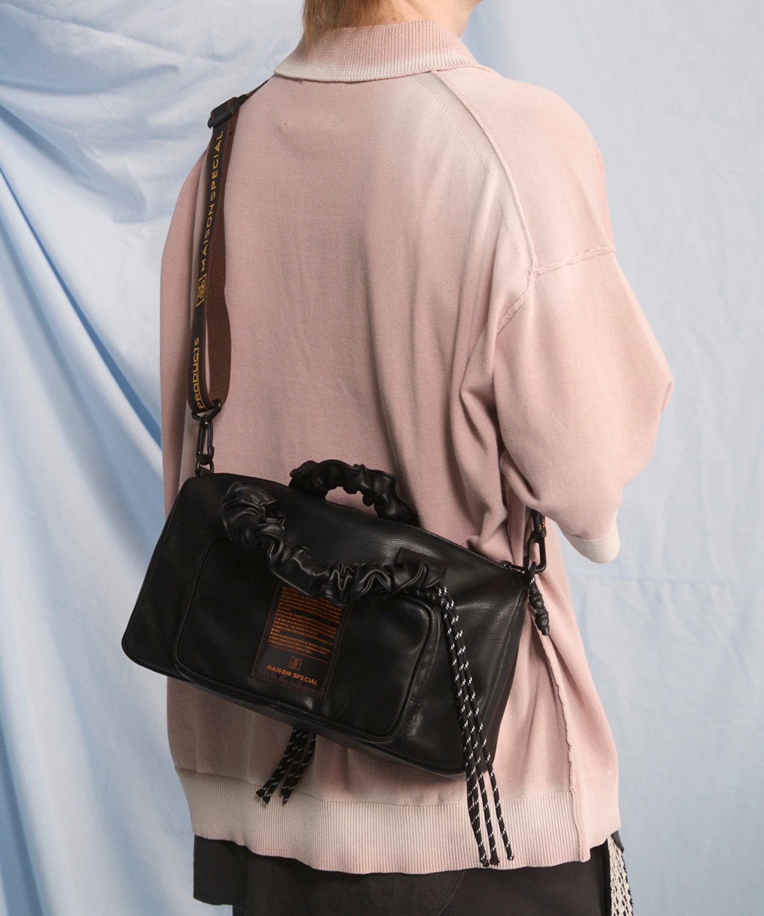【メゾンスペシャル/MAISON SPECIAL】の【THEATRE PRODUCTS】Collaboration Multiway Vegan Leather Baguette Bag インテリア・キッズ・メンズ・レディースファッション・服の通販 founy(ファウニー) 　ファッション　Fashion　レディースファッション　Fashion for Women　バッグ　Bags　ギャザー　Gathered, Ruffled　傘　Umbrella, Parasol　ショルダー　Shoulder, Shoulder Strap　トレンド　Trend, Trending Now　バランス　Balance, Style Balance　フェイクレザー　Faux Leather, PU Leather　フォルム　Silhouette, Form　ボックス　Boxy, Box Shape　ポケット　Pocket, Pocket Detail　モダン　Modern, Contemporary　エレガント 上品　Elegant　BLK|ID: prp329100004984817 ipo3291000000037340919