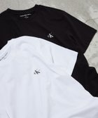 【カルバンクライン/Calvin Klein】の【公式ショップ】 カルバンクライン Tシャツ(2枚パック) - ユニセックスショートスリーブTシャツ Calvin Klein Jeans 4RAB217 大人の最旬トレンドファッション＆コーディネート founy(ファウニー) ファッション Fashion レディースファッション Fashion for Women トップス・カットソー Cut & Sew Tops シャツ・ブラウス・オフィスカジュアル Elegant Blouses & Button-Ups ロングTシャツ・Tシャツ Longline T-Shirts & Tees 定番 Standard, Basic Item ボトム Bottoms, Lower Wear モノトーン Monotone, Black and White リラックス Relax, Relaxed Fit ワイド Wide, Wide Fit ワンポイント One Point, Statement Accent thumbnail ホワイト×ブラック|ID: prp329100004984841 ipo3291000000037341040